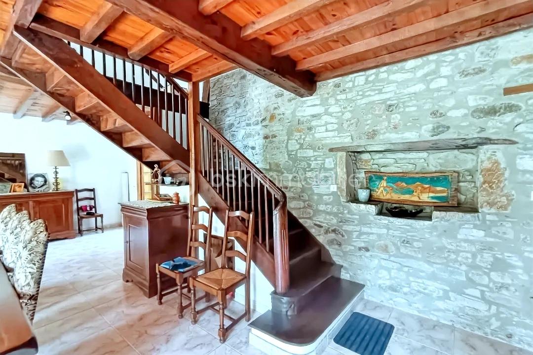 Maison de 160 m² - hoqi-01e40c158835480281a73e840e12883e.jpg