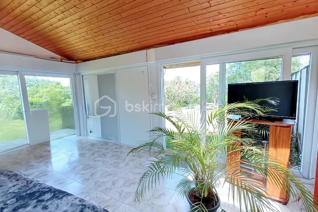 Maison de 160 m² - hoqi-56bcf70c4cce4589a030bc2982379fd9.jpg