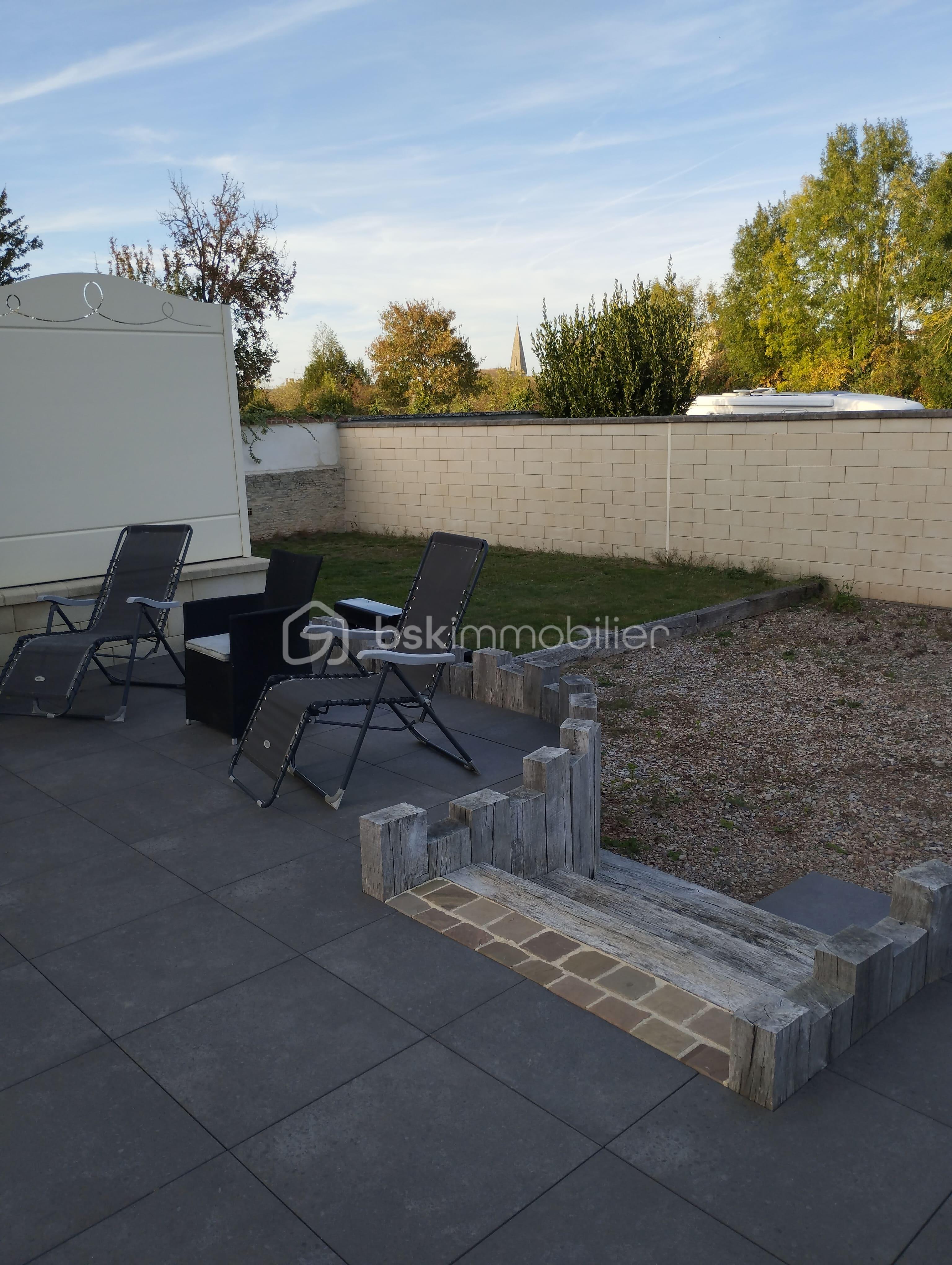 Maison de 158 m² - Terrasse + gazon.jpg