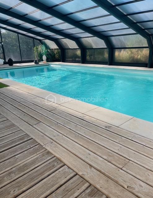 Maison contemporaine de 262,14 m² - piscine .jpeg