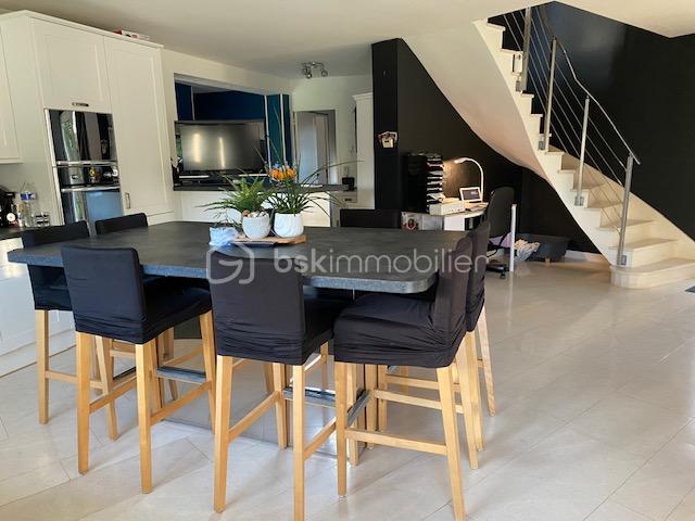 Maison contemporaine de 262,14 m² - cuisine 2.jpg