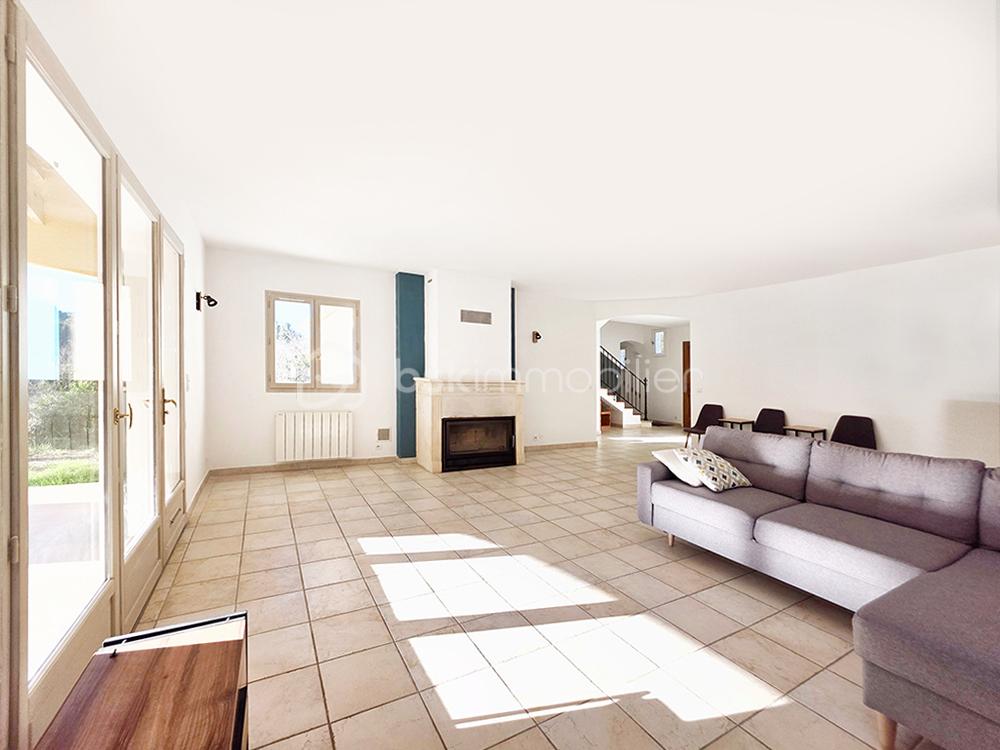 Maison provencale de 157 m² - salon 1 copie.jpg