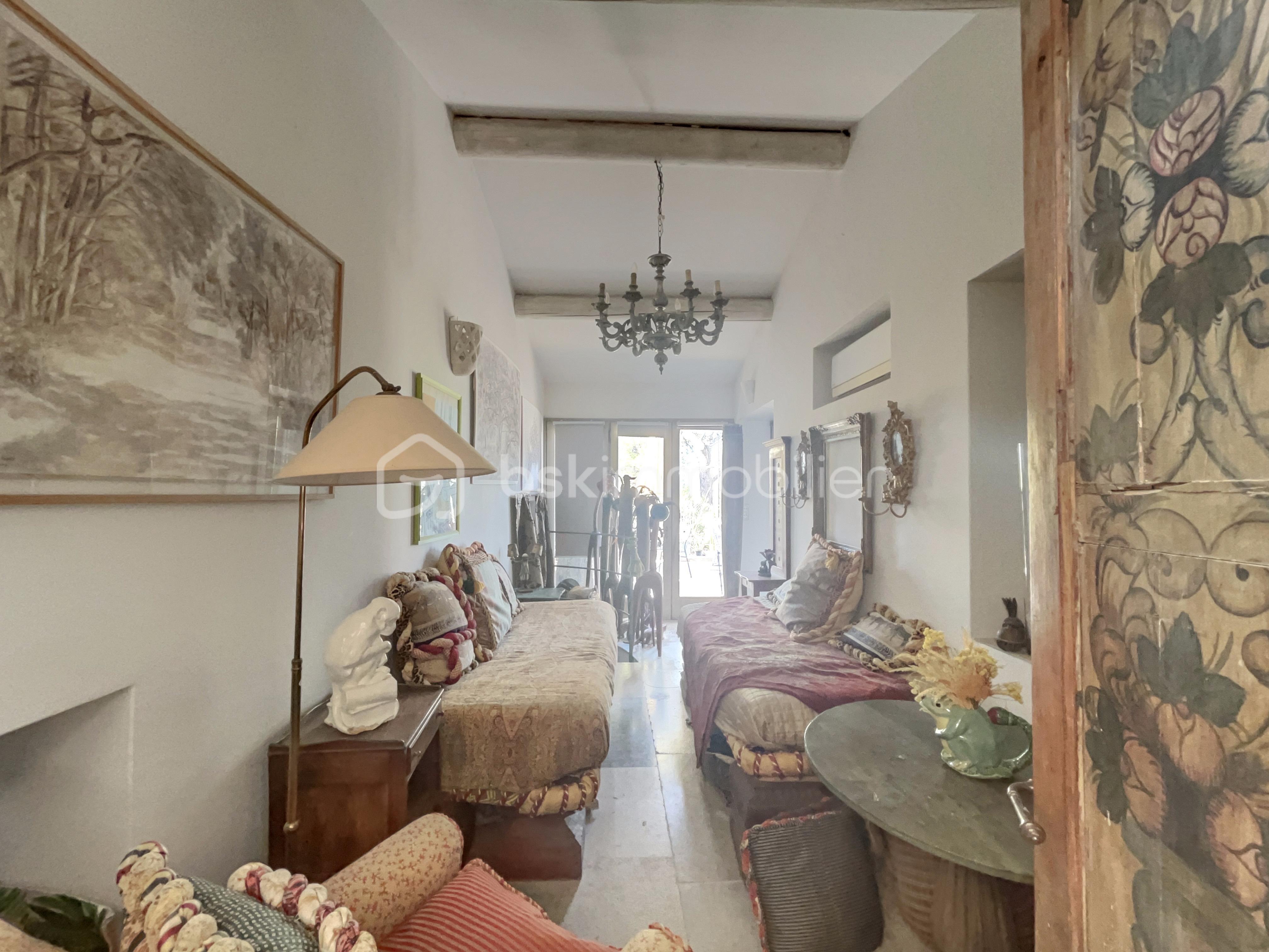 Propriete de 341 m² - CHAMBRE RDC-2.jpg