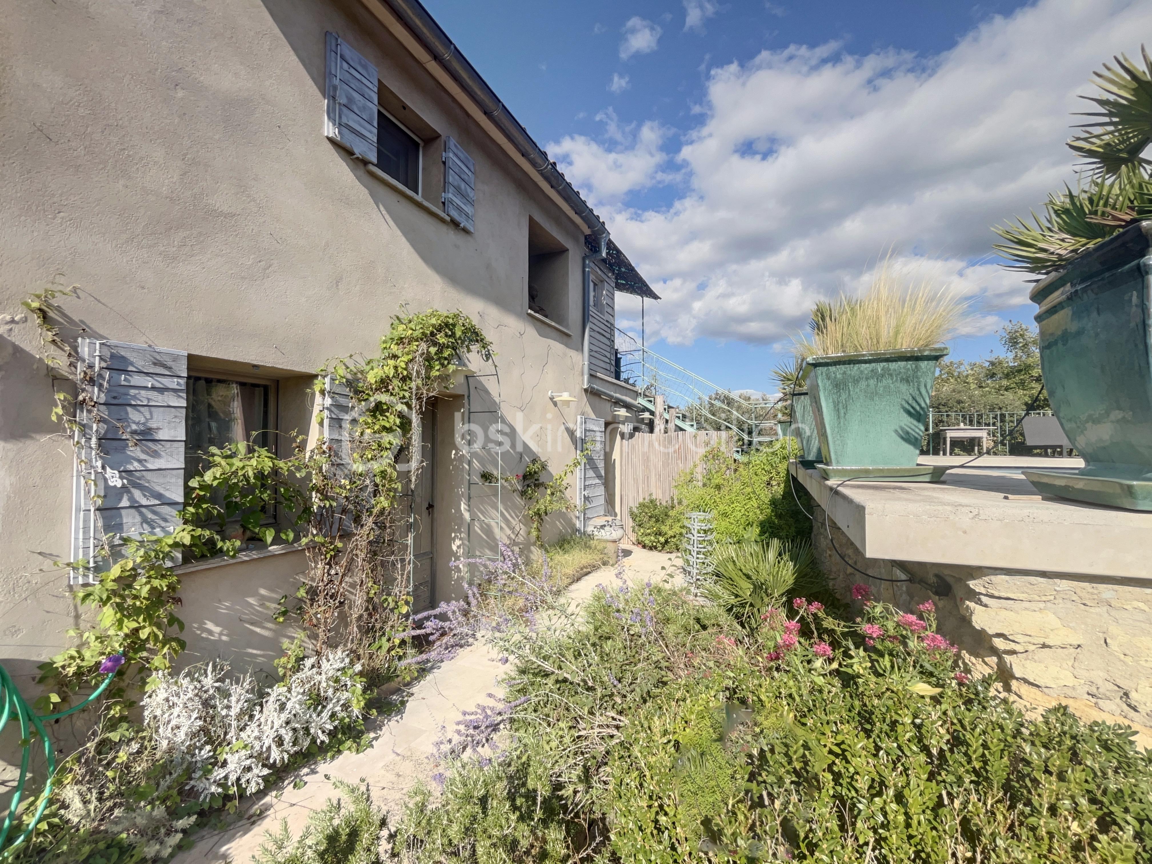 Propriete de 341 m² - ENTREE MAISON.jpg