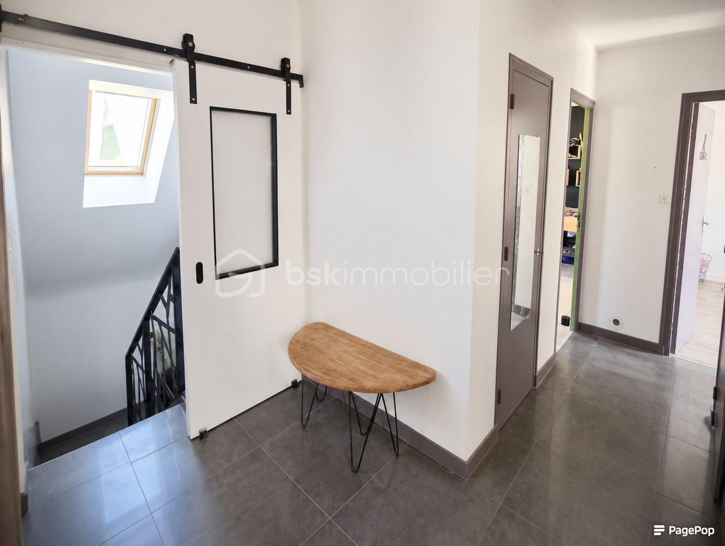 Hallway Staged - Preserve Floor and Paint-1.png