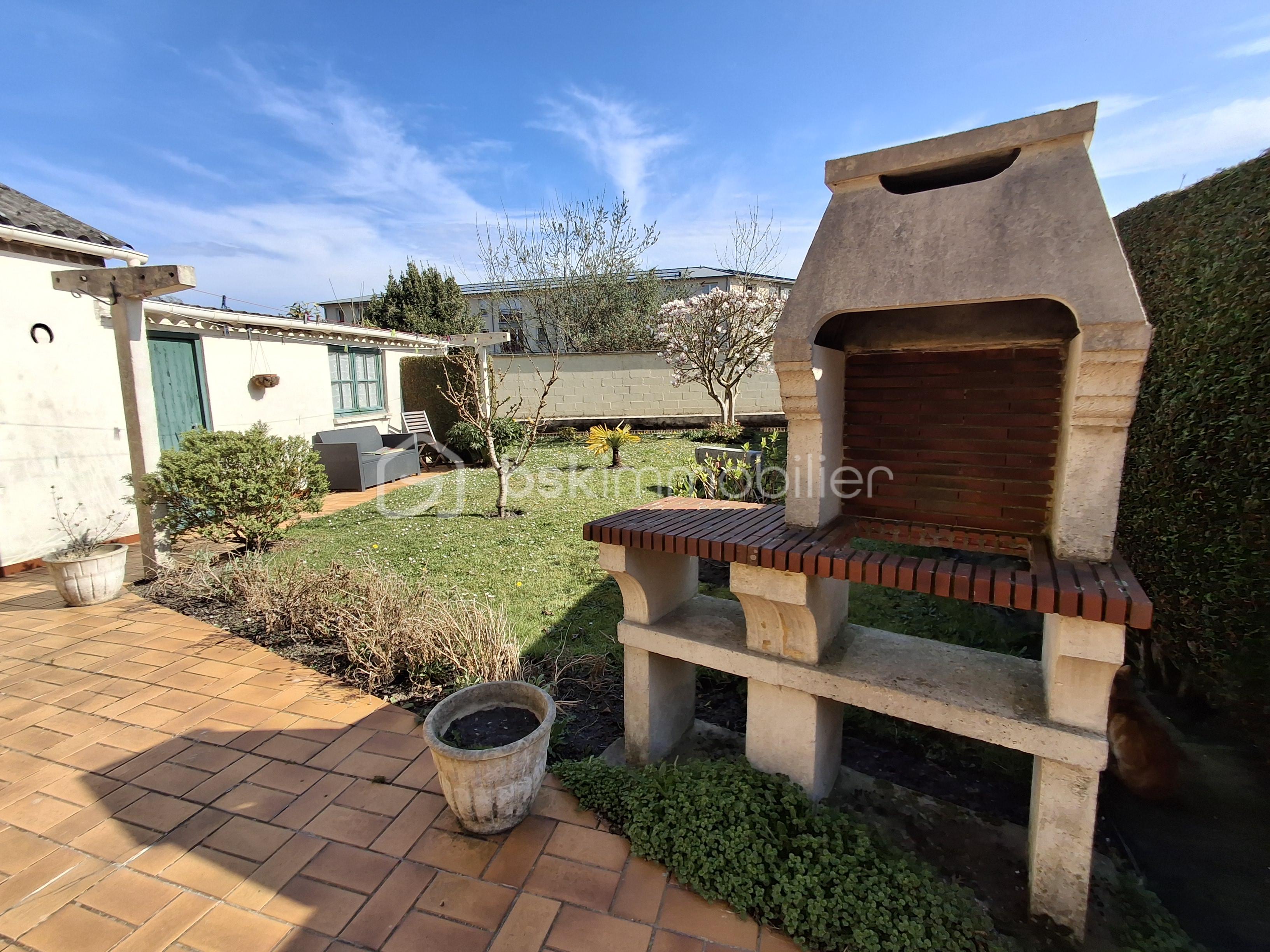 Maison de 111 m² - barbecue terrasse paysage soleil.jpg