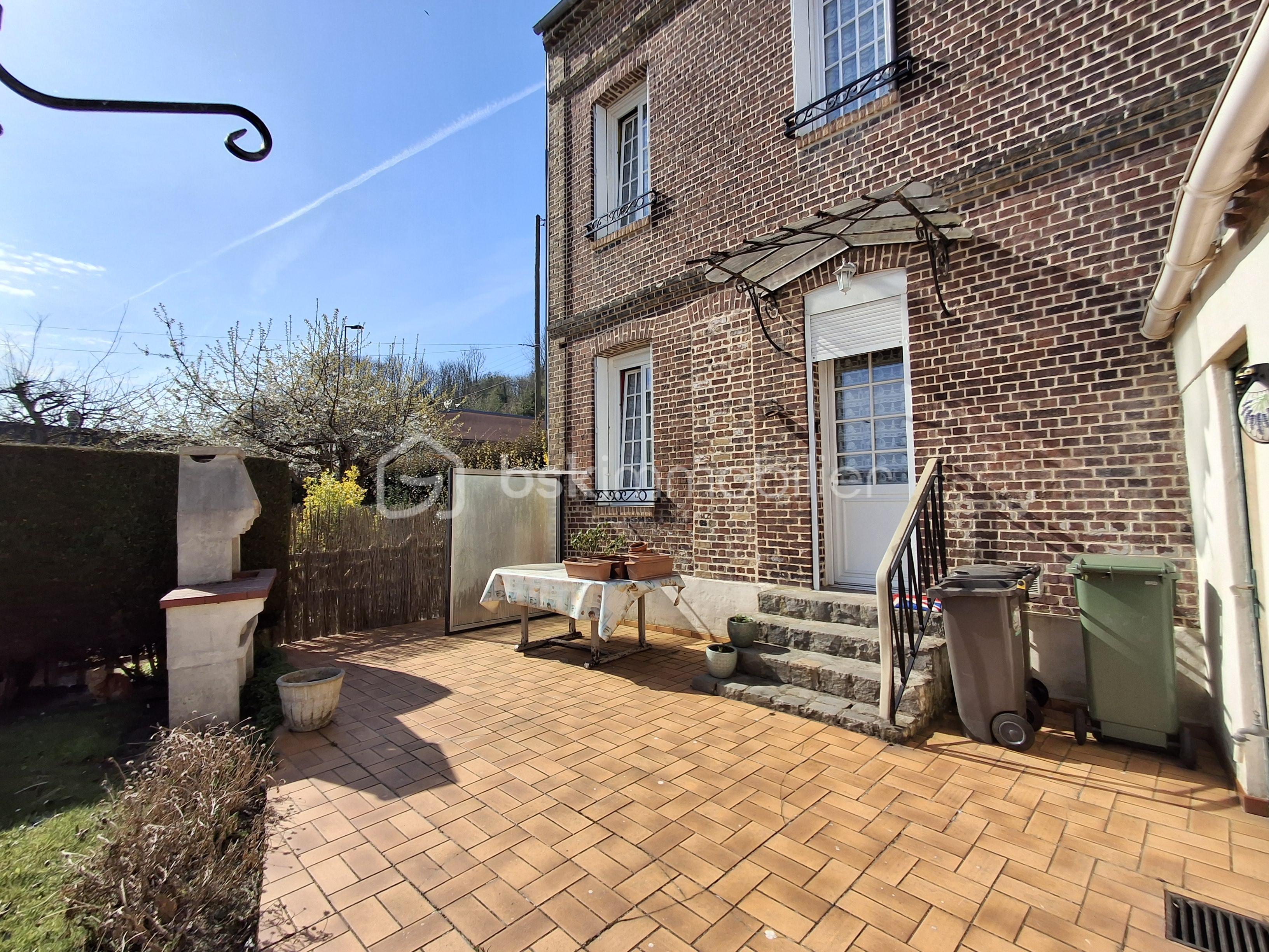 Maison de 111 m² - façade arrière paysage soleil.jpg