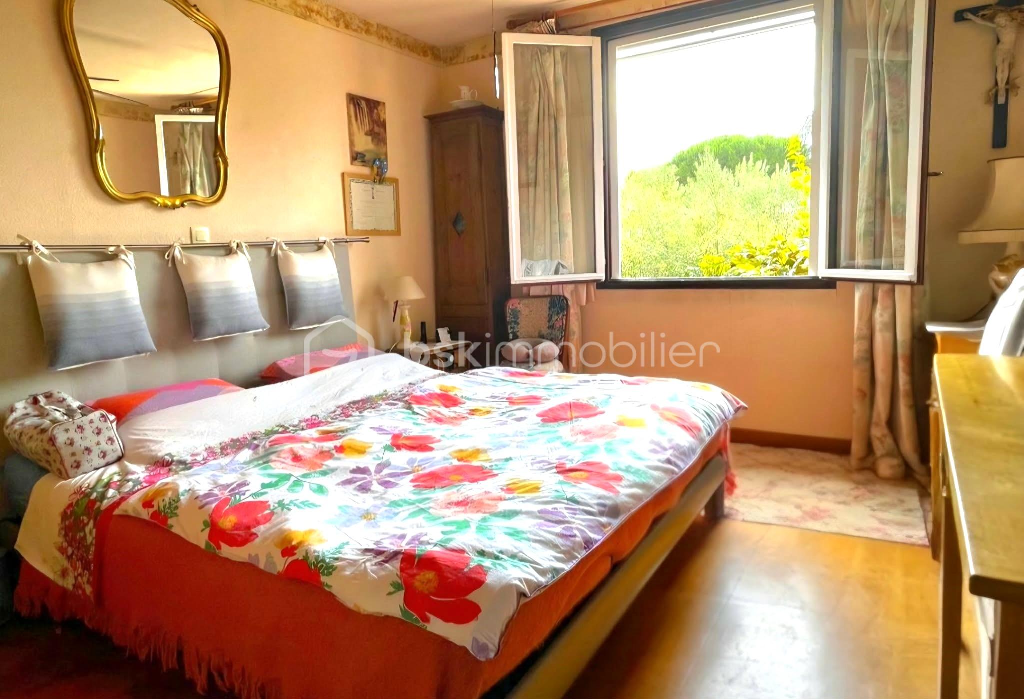 Maison traditionnelle de 140 m² - d0dcc558-9622-42cd-b6f1-262170bef1ec.jpg