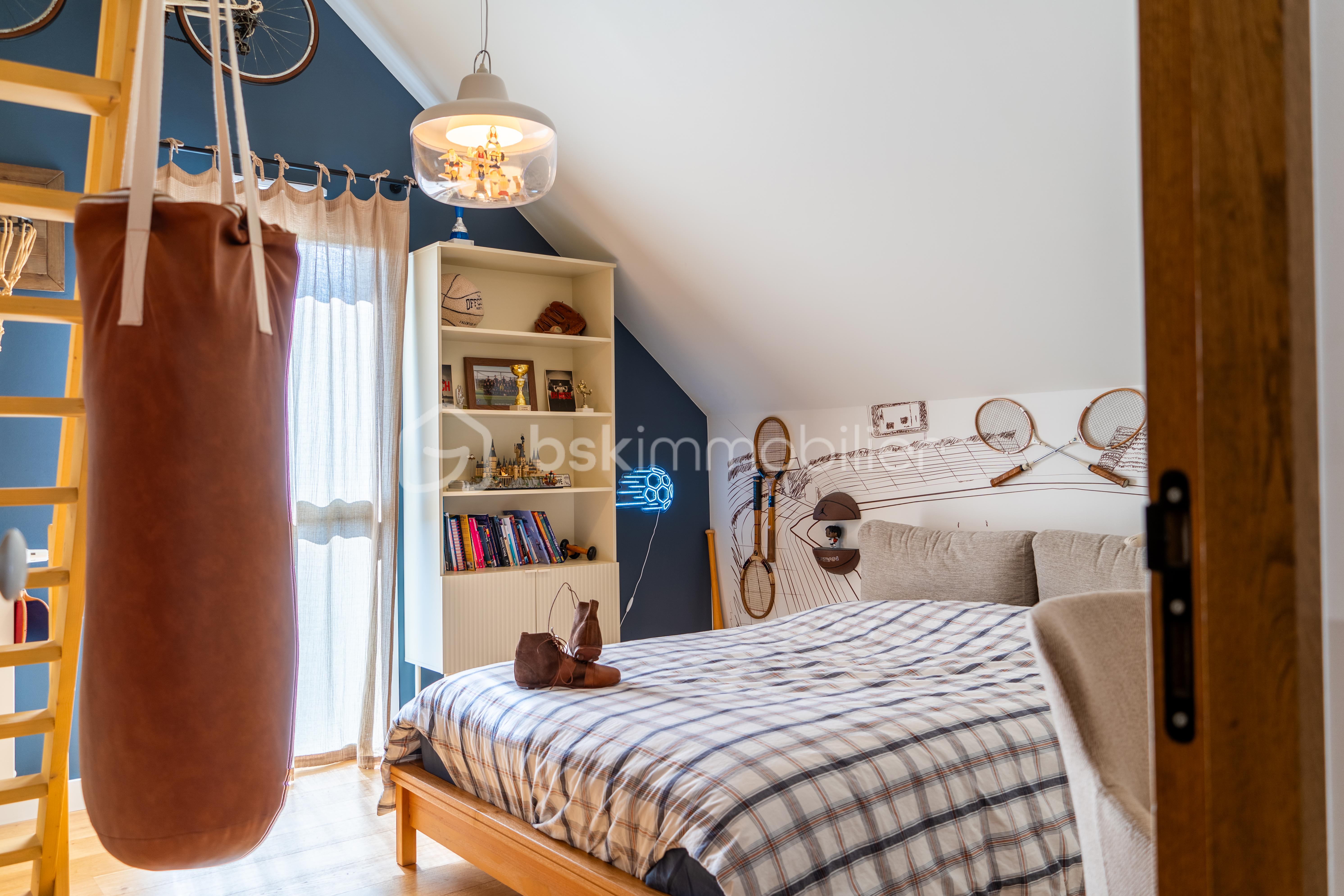 Maison de 240 m² - 305448_Maison-d-architecte-de-centre-ville-de-240m-piscine-Saint-Aubin-d-Aubigné_n04.jpg