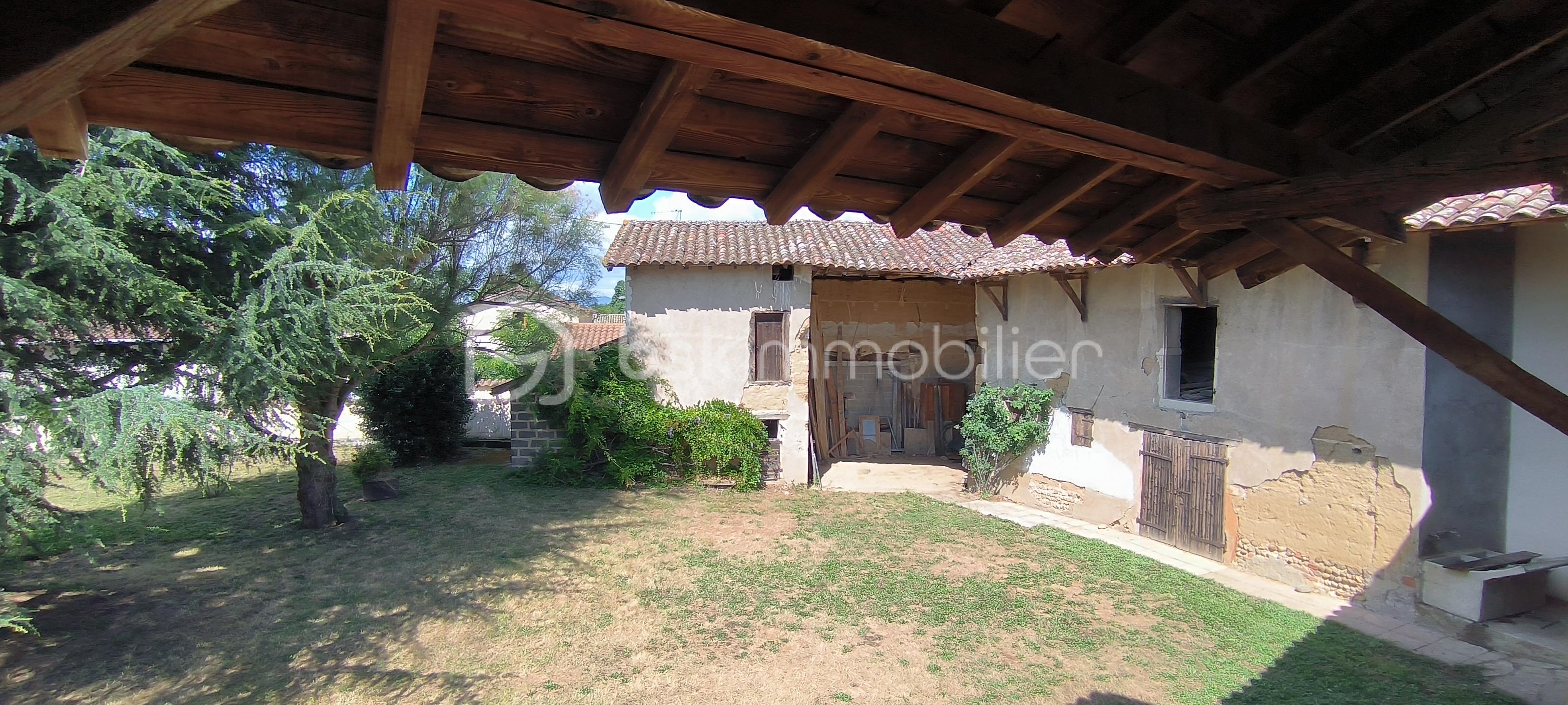 Corps de ferme de 126 m² - VU EXT CH3.jpg