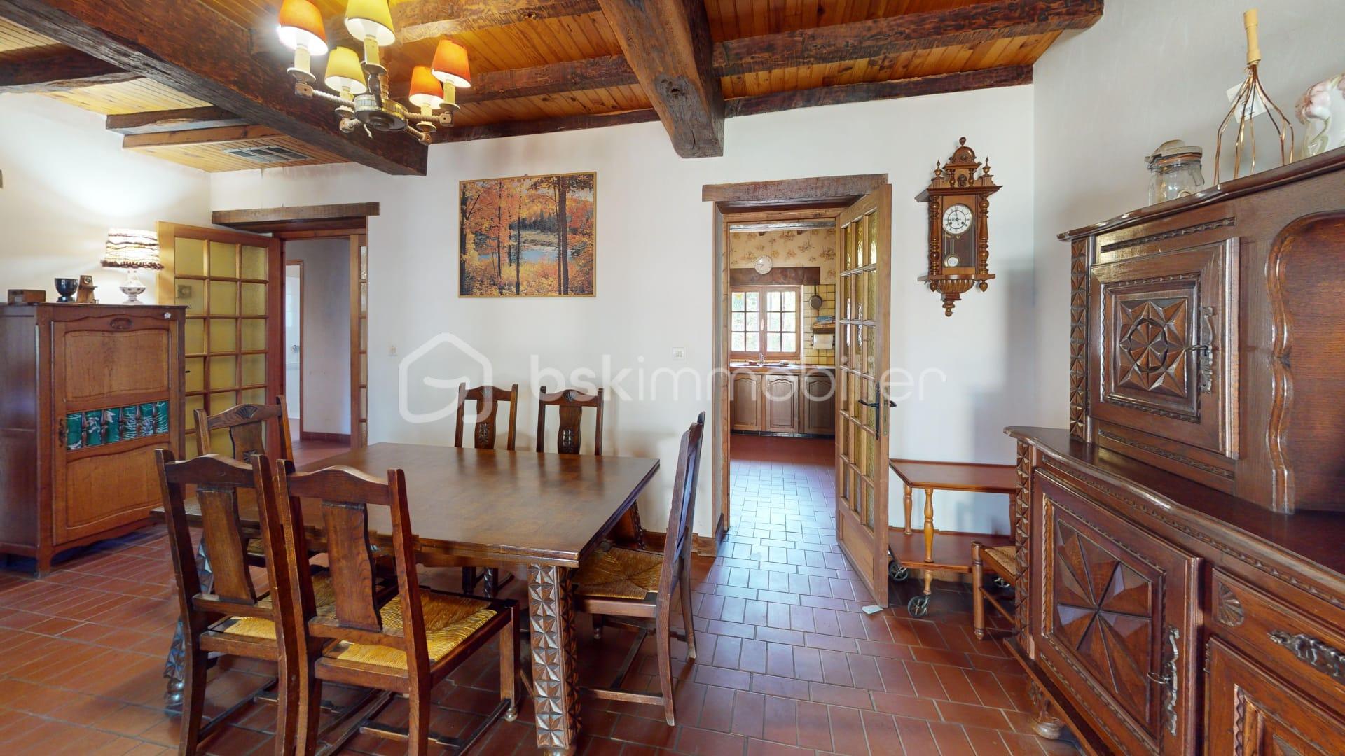 Corps de ferme de 126 m² - SALON1.jpg