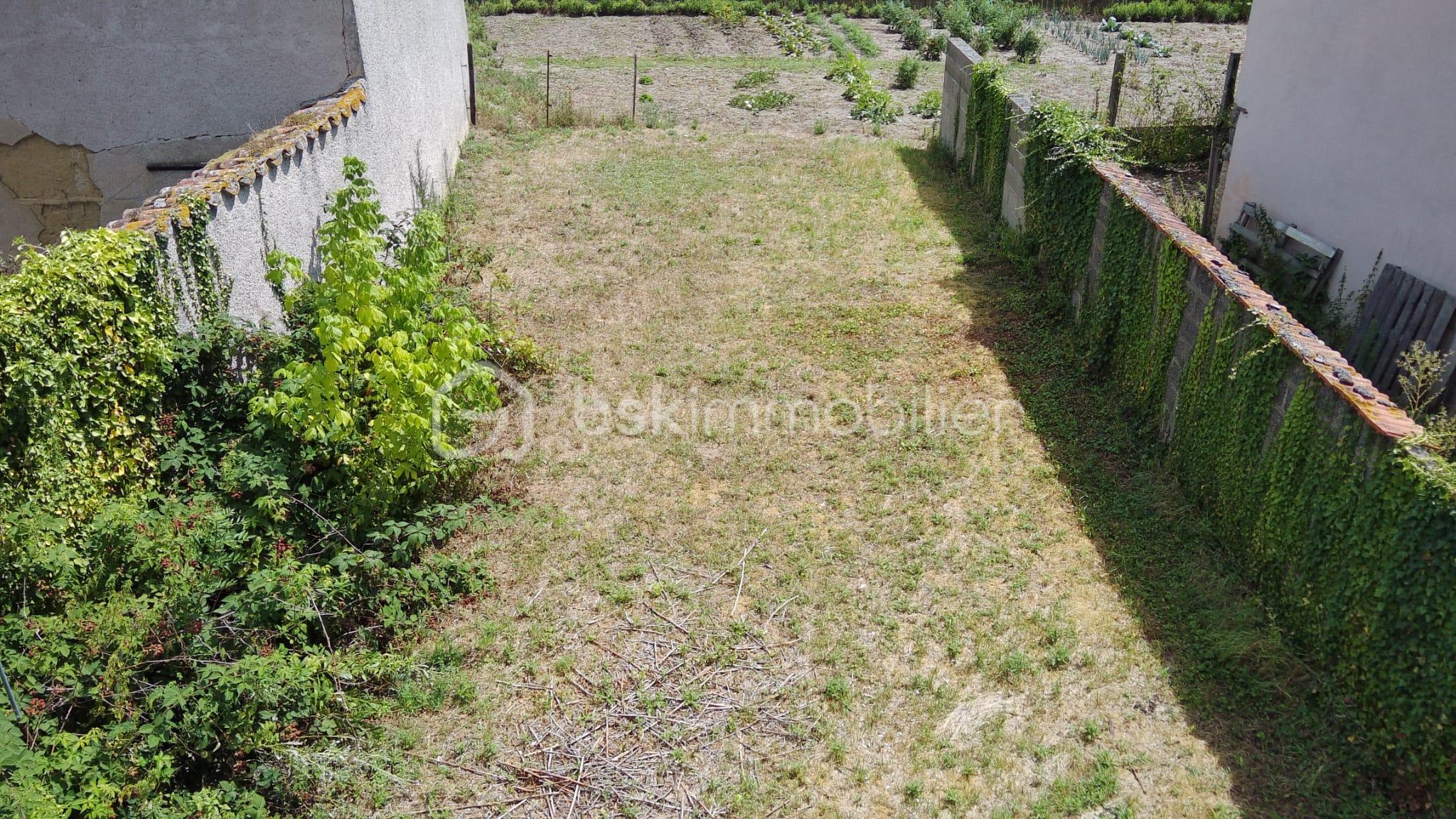 Corps de ferme de 126 m² - TERRAIN1.jpg