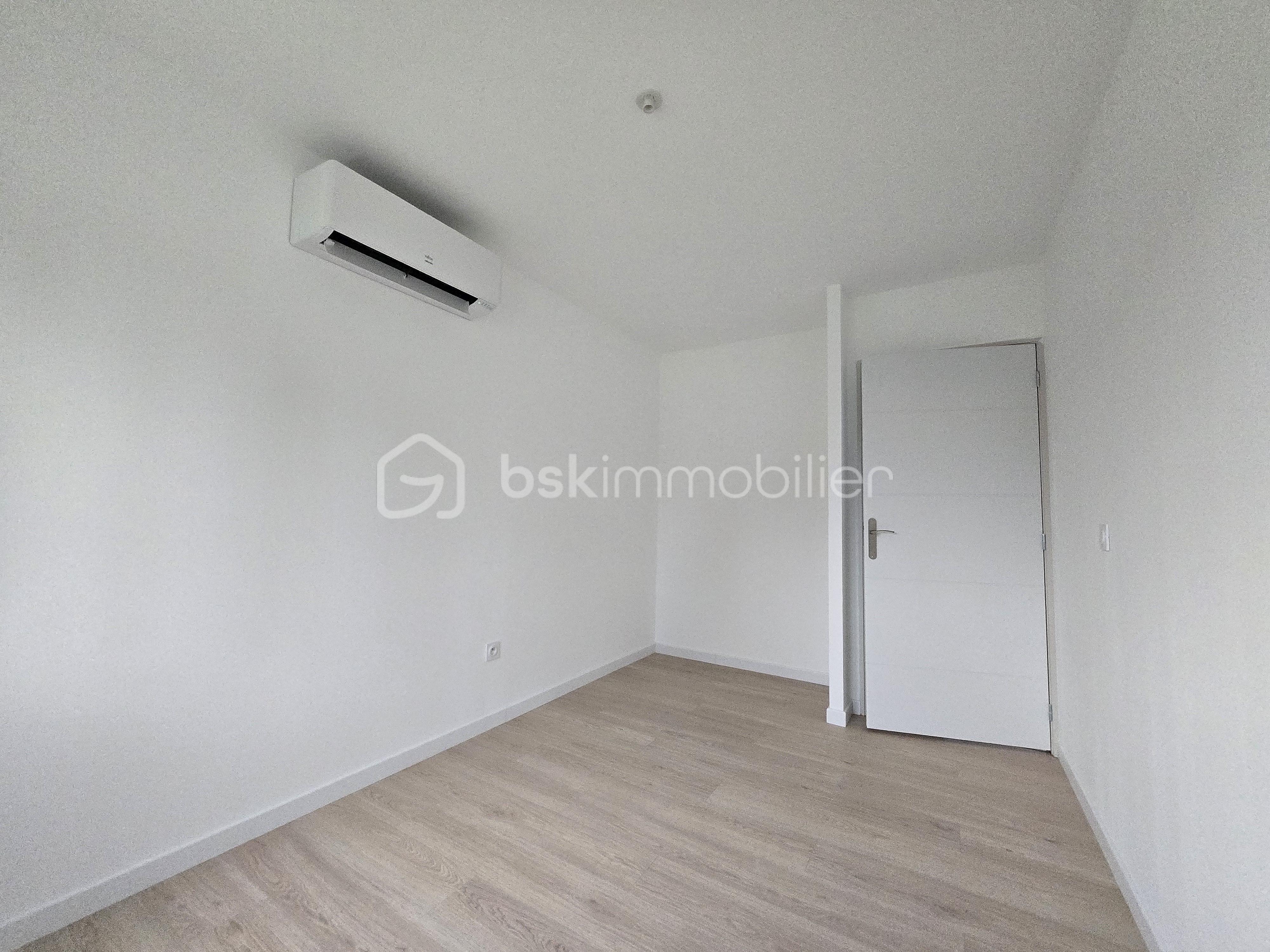 Pavillon de 93 m² - 20251206_152152.jpg