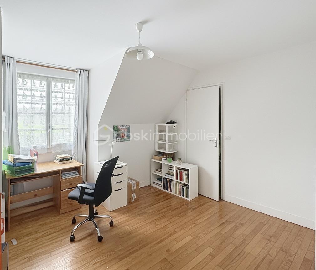 Maison de 154 m² - chambre 2 etage.jpeg