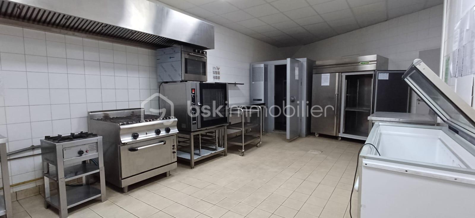 Local d activites de 980 m² - Photo cuisine.jpg