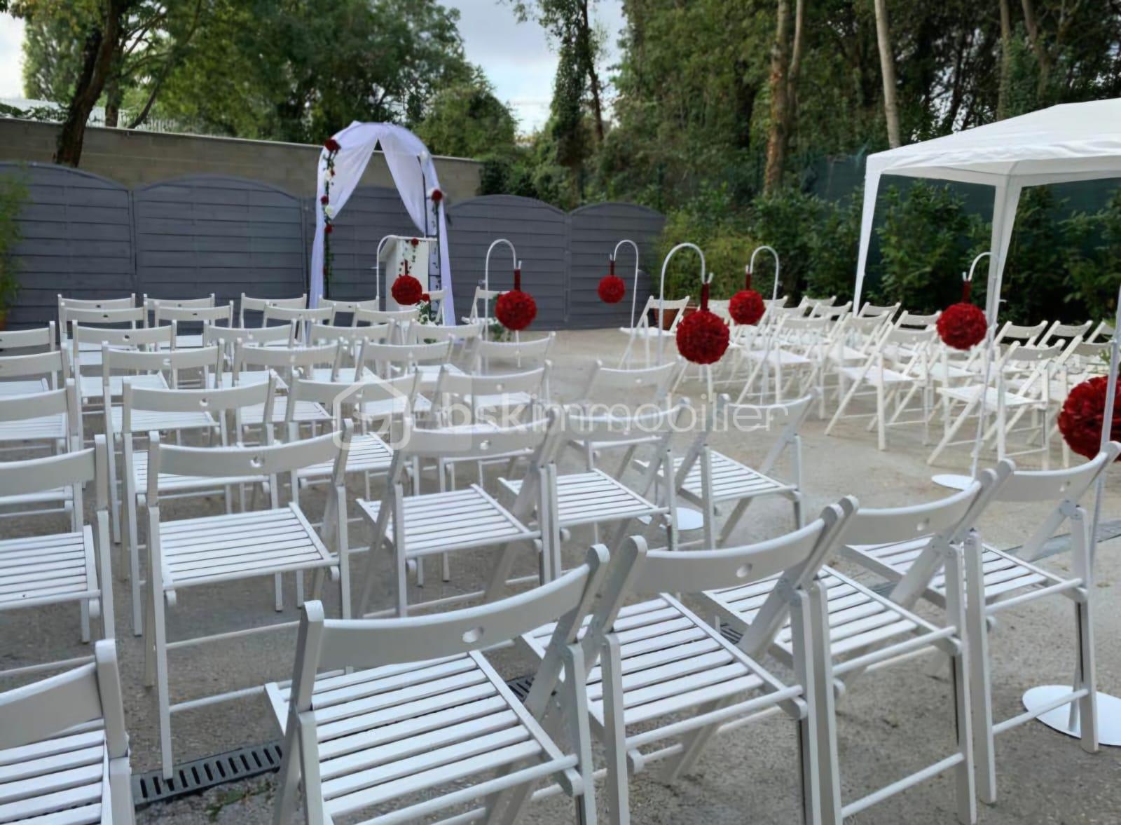 Local d activites de 980 m² - photo salle 2.jpg