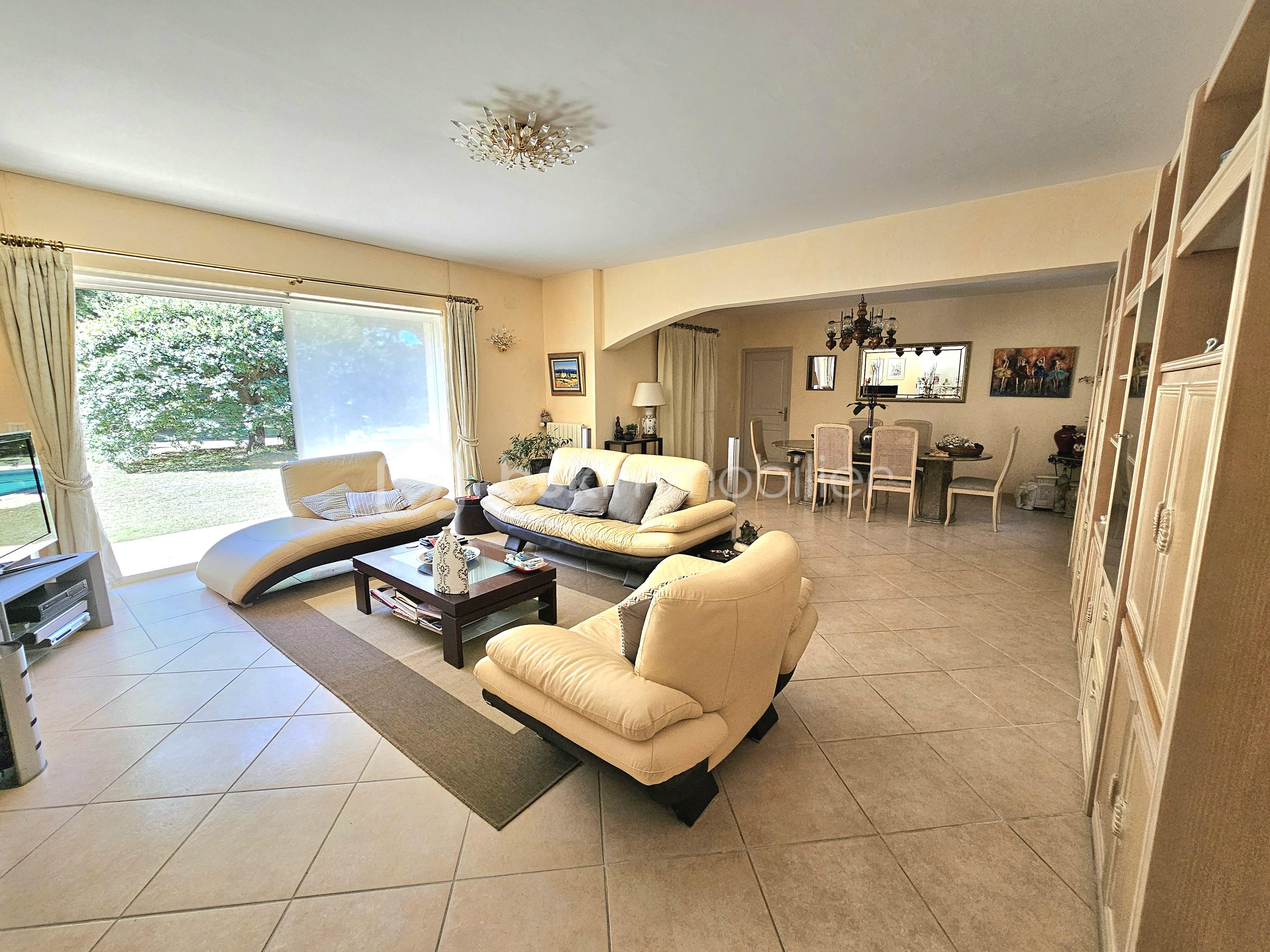 Salon salle à mangé 1 .jpg