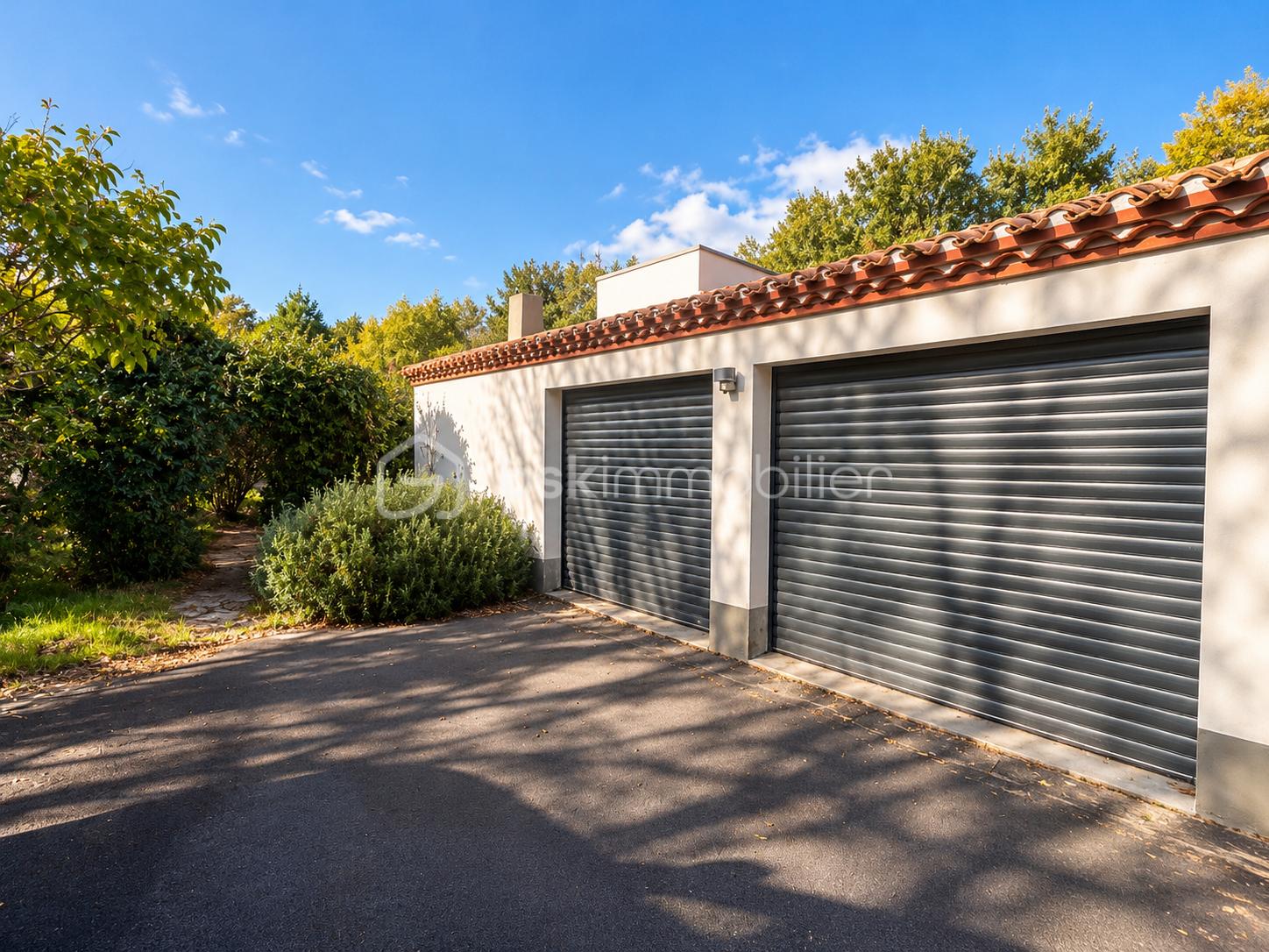 Garage méditerranéen sous le soleil - Copie.png