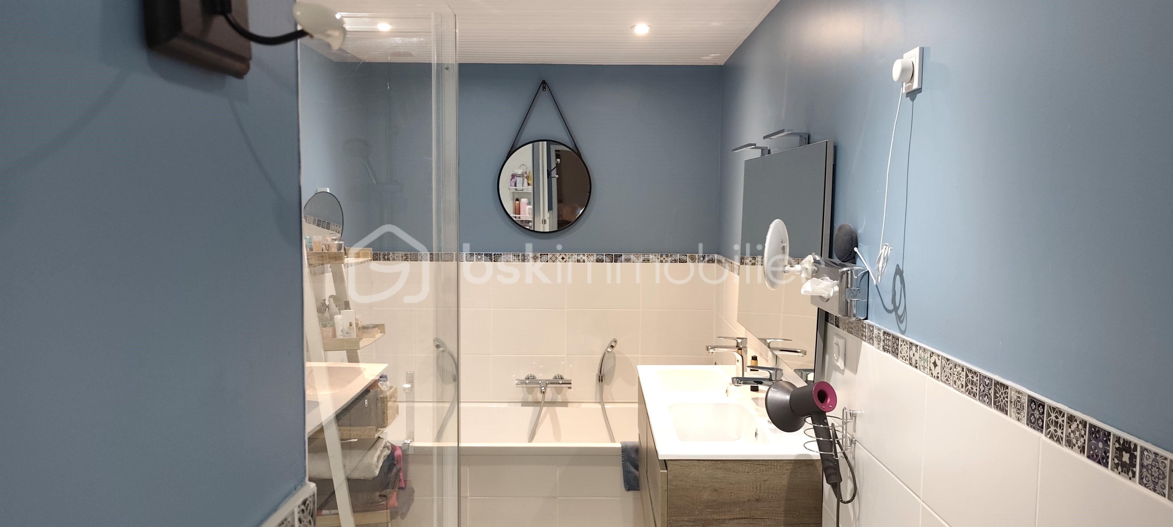 Maison de 185 m² - SALLE DE BAIN.jpg