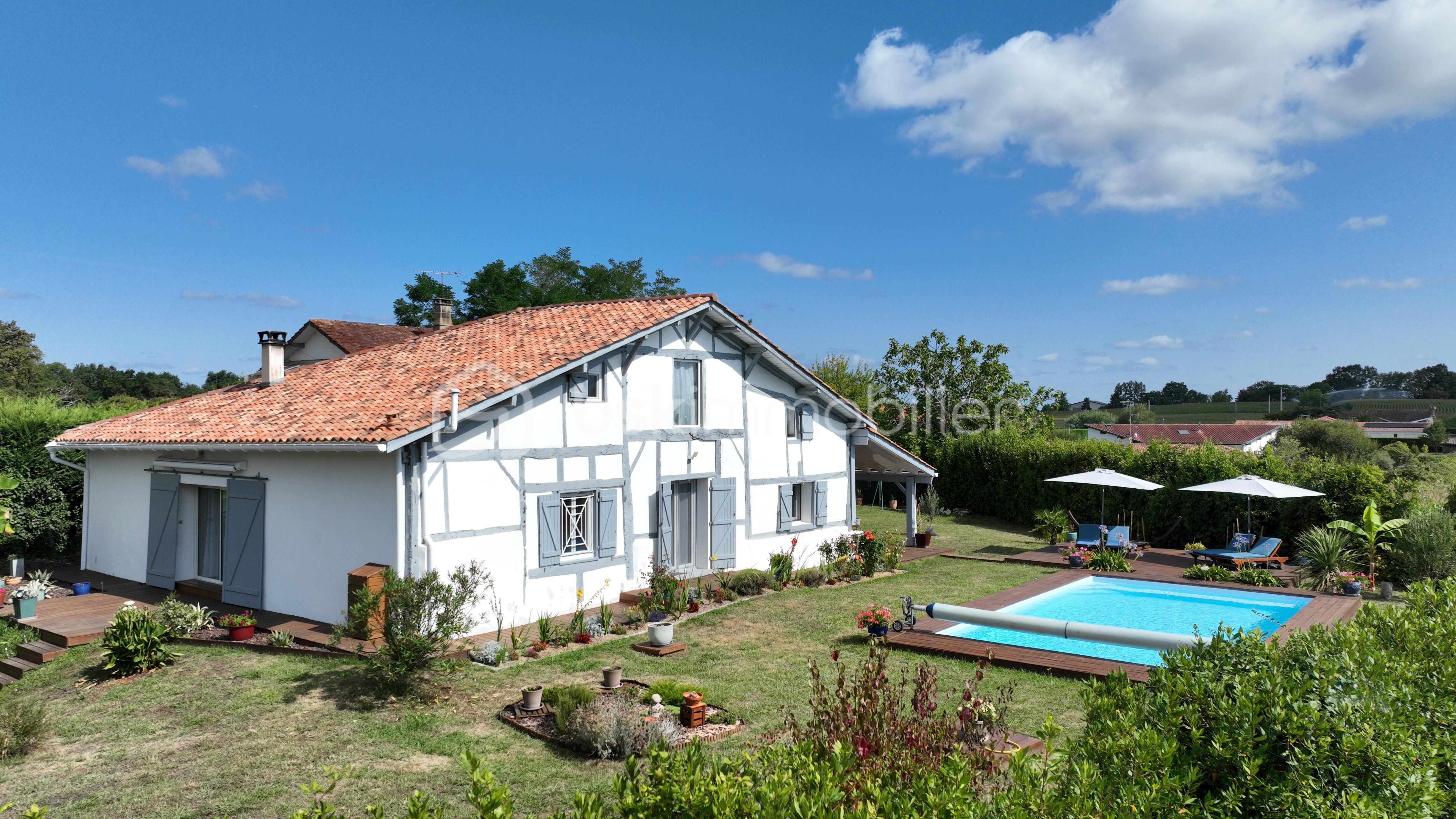 Maison de 185 m² - FACADE.JPG