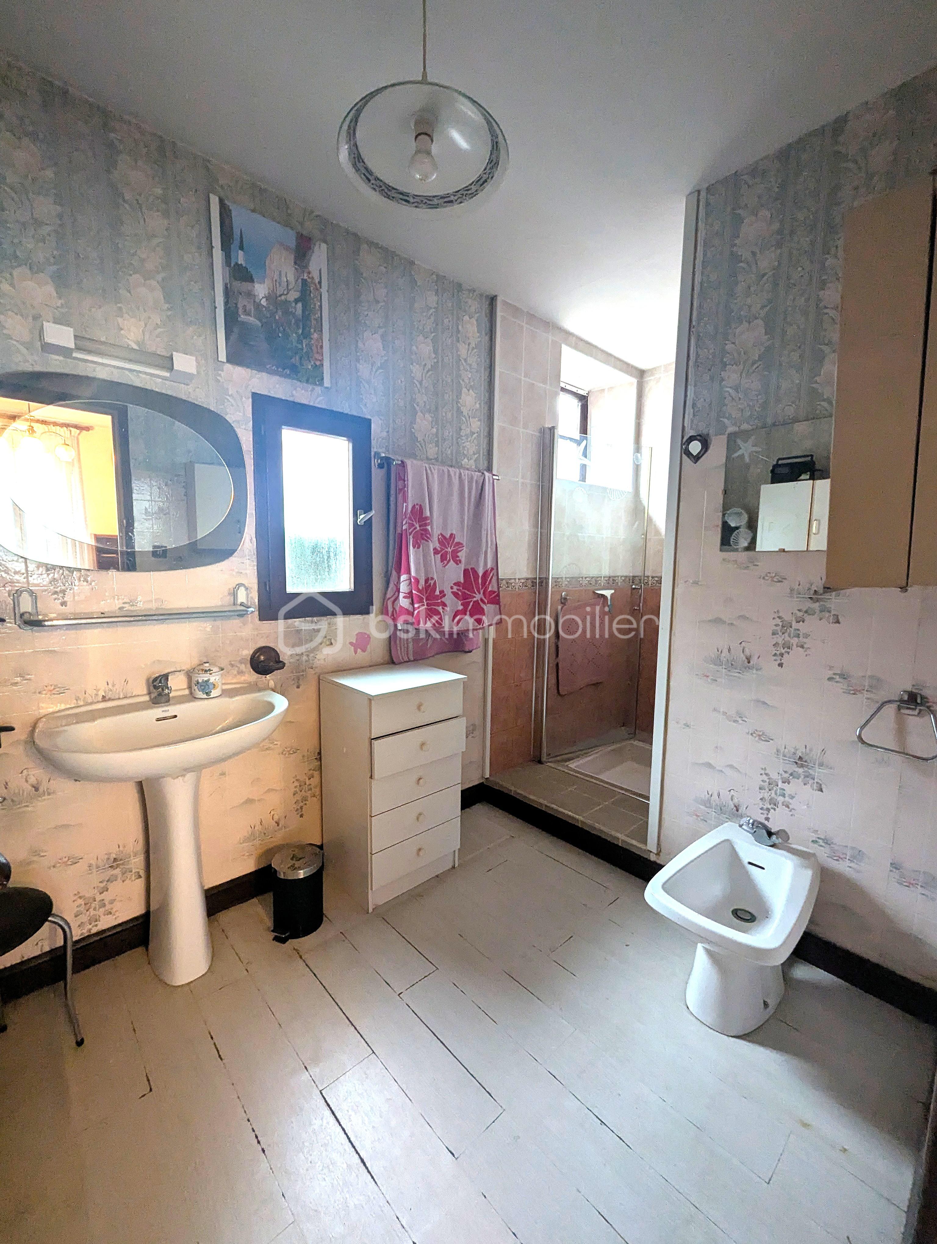 Maison de 150 m² - salle d'eau.jpg