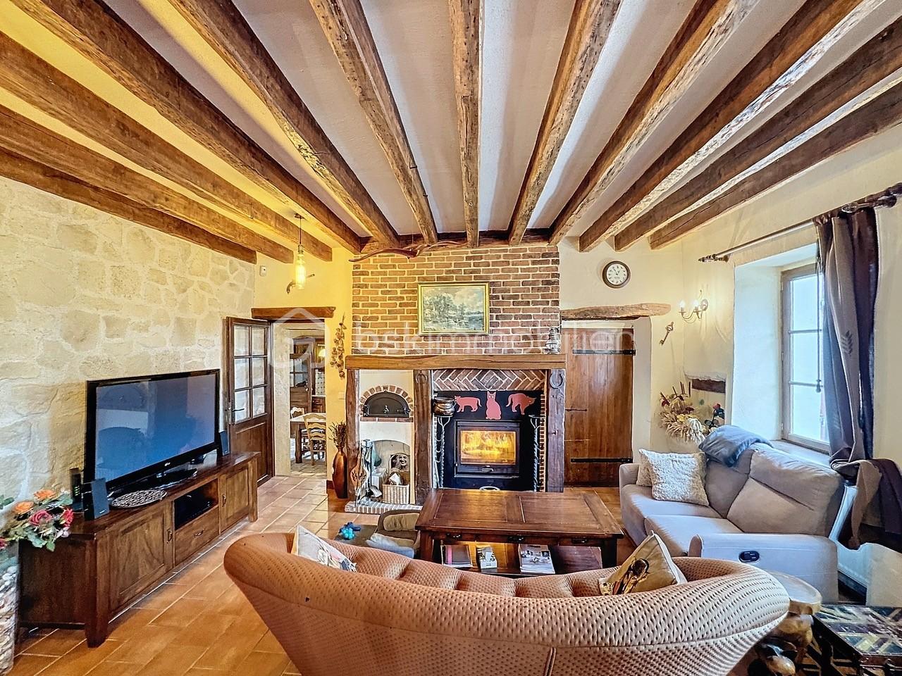 Maison de 221 m² - salon3.jpg