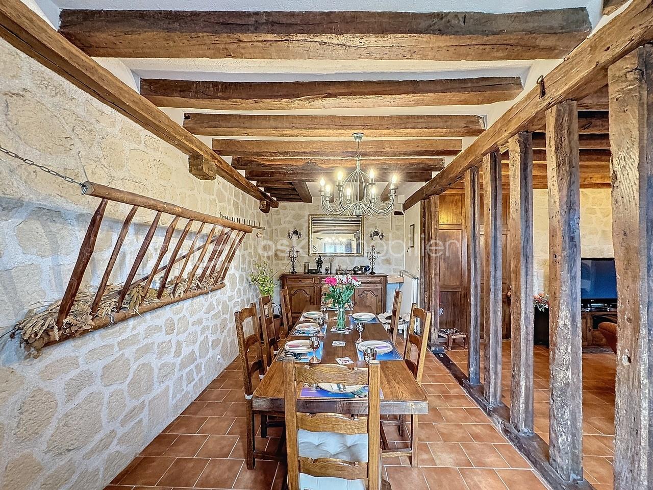 Maison de 221 m² - salle à manger3.jpg