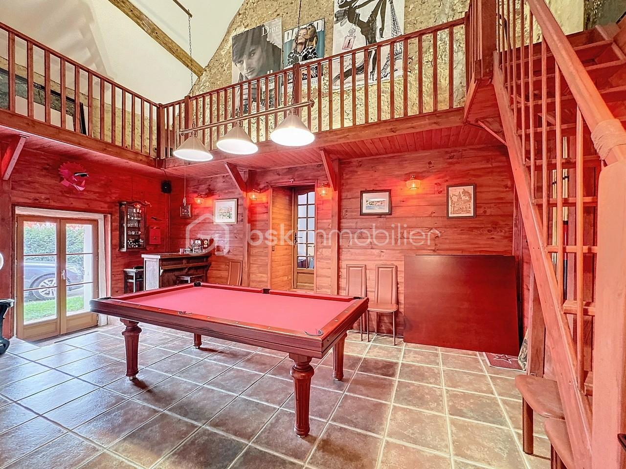 Maison de 221 m² - salle babyfoot 3.jpg