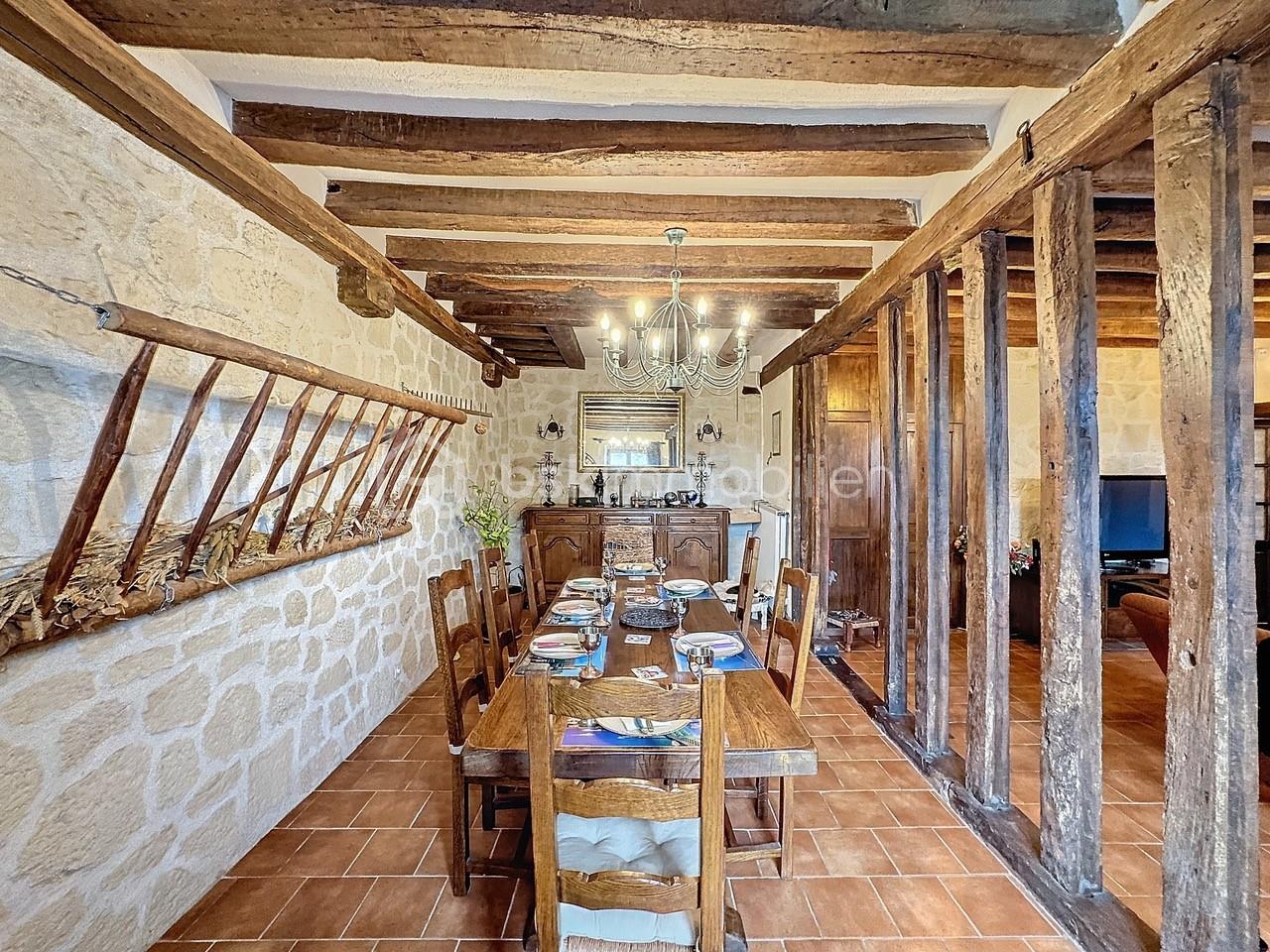 Maison de 221 m² - salle à manger.jpg