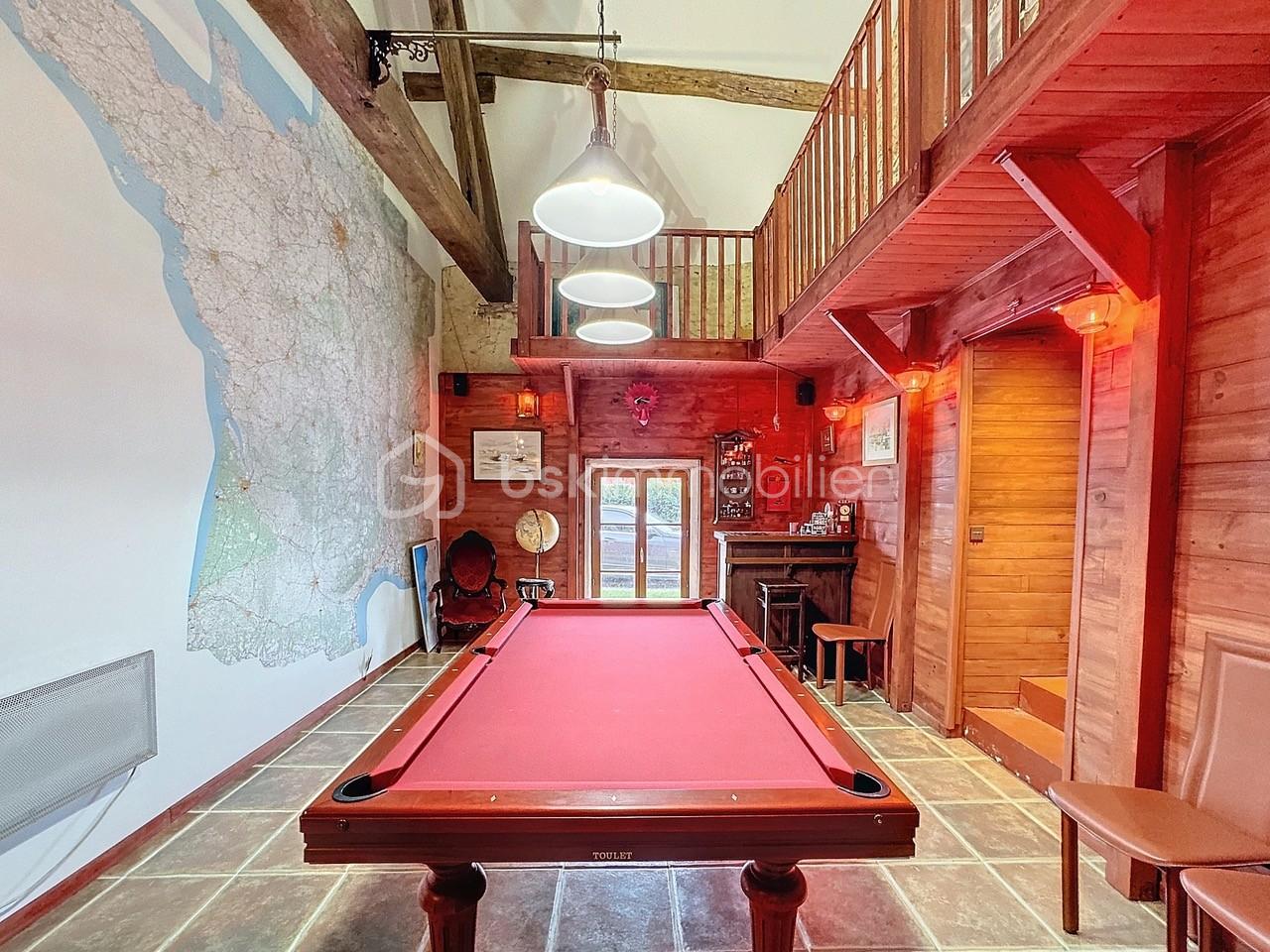 Maison de 221 m² - salle babyfoot2.jpg