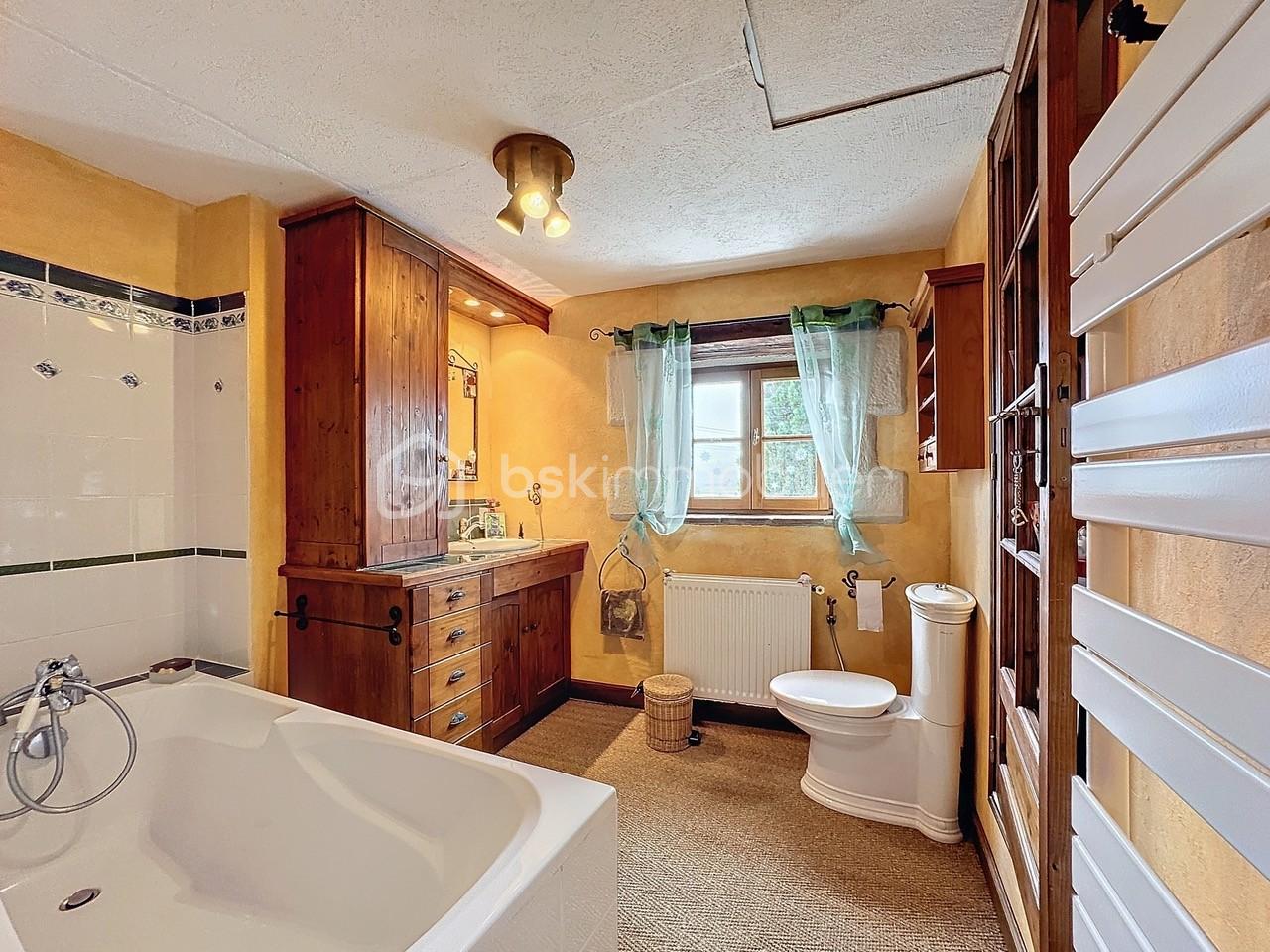 Maison de 221 m² - salle de bain.jpg