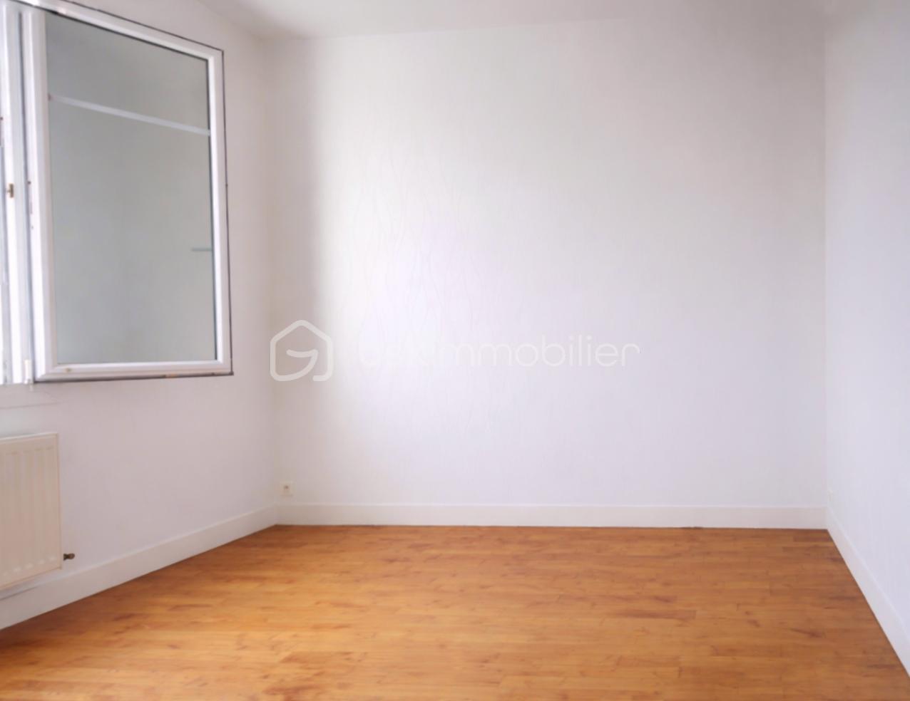 chb enfant avec vu sur toit.png