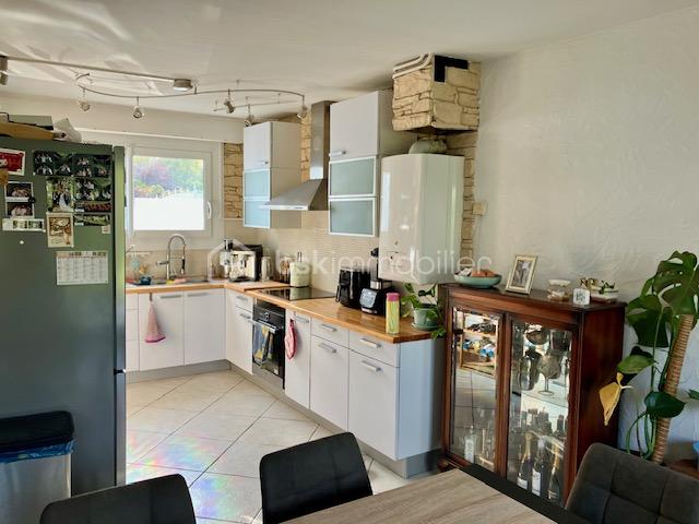 Maison de 100 m² - steph cuisine du séjour droit.jpg