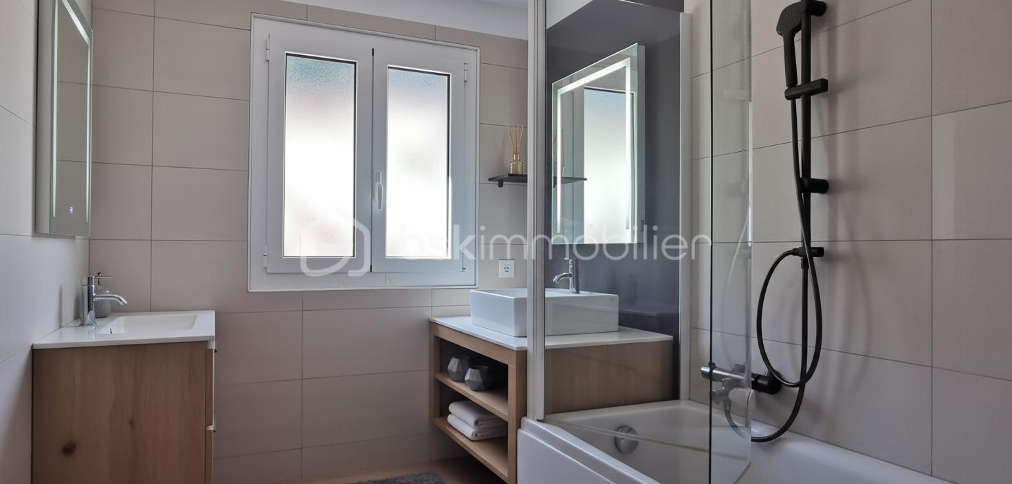 Demeure de 118,55 m² - sdb 1.jpg