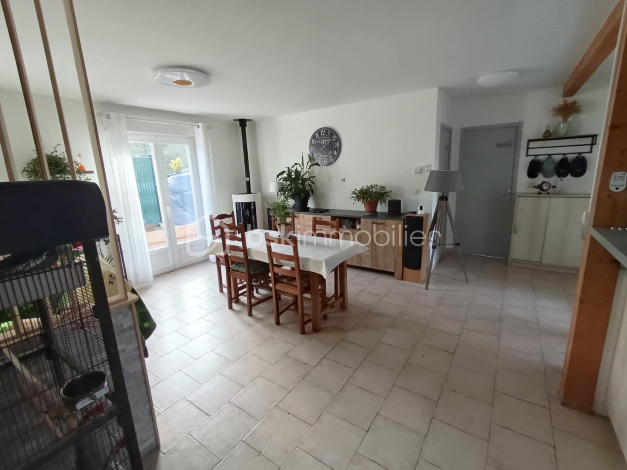 Maison traditionnelle de 75 m² - dc240e2d-9688-4ffe-851e-e4bb3c3a73b3.jpg