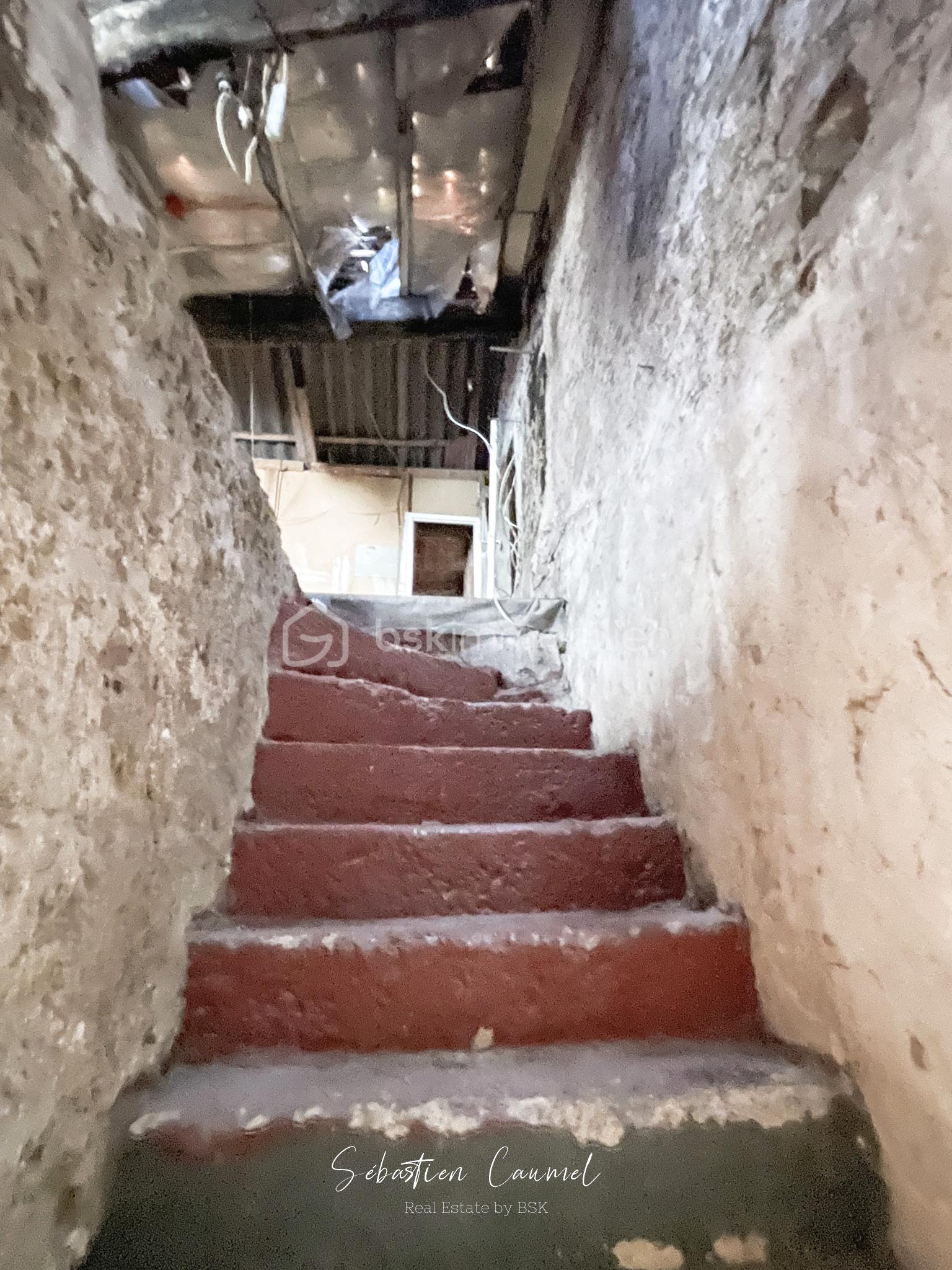 escalier-r2-greniers-maison-village-cournonterral-34660.jpg