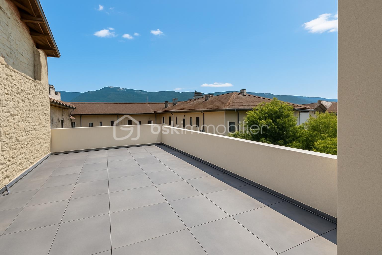 Appartement de 79 m² - Terrasse moderne avec vue panoramique.png
