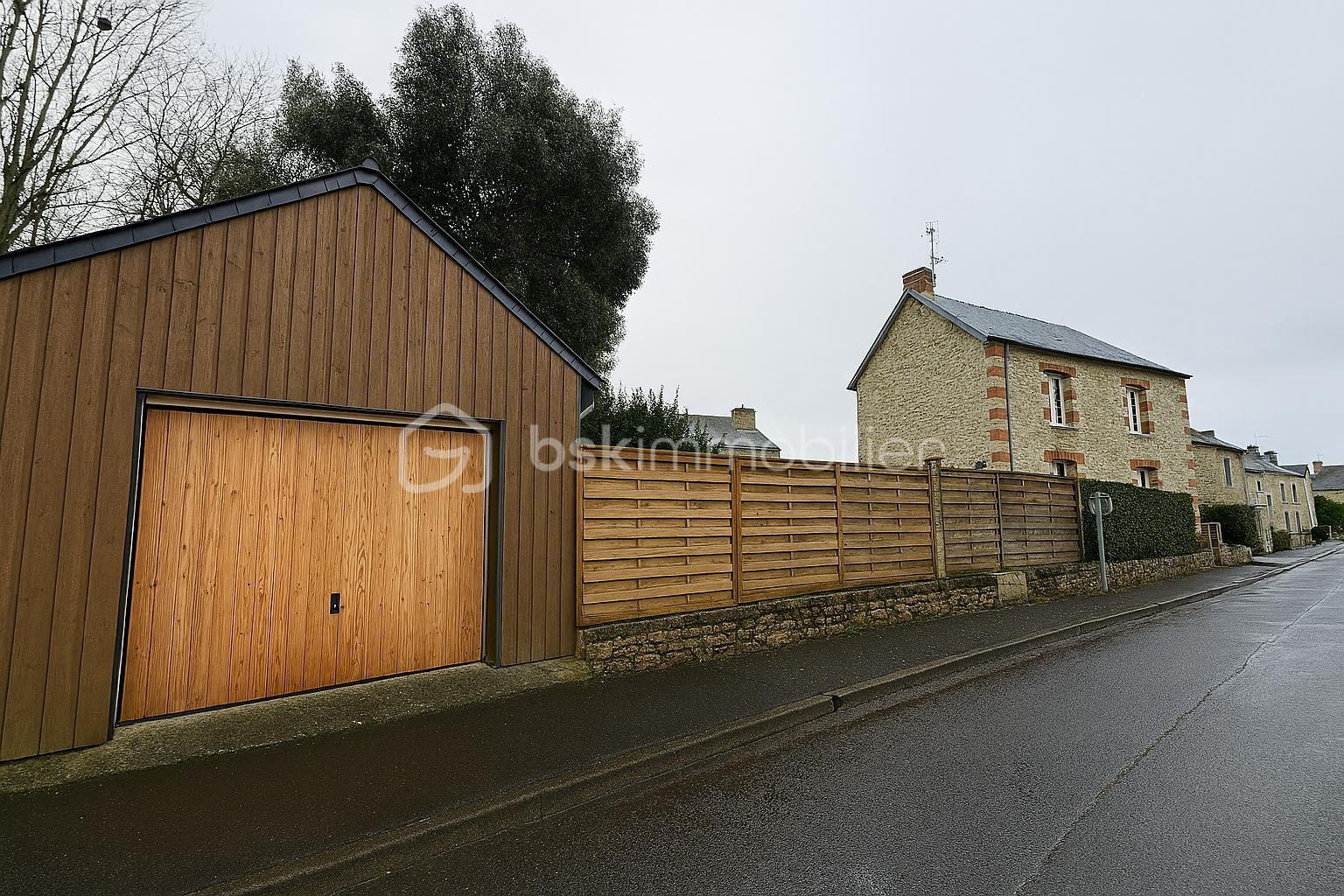 Arrière maison garage.jpg