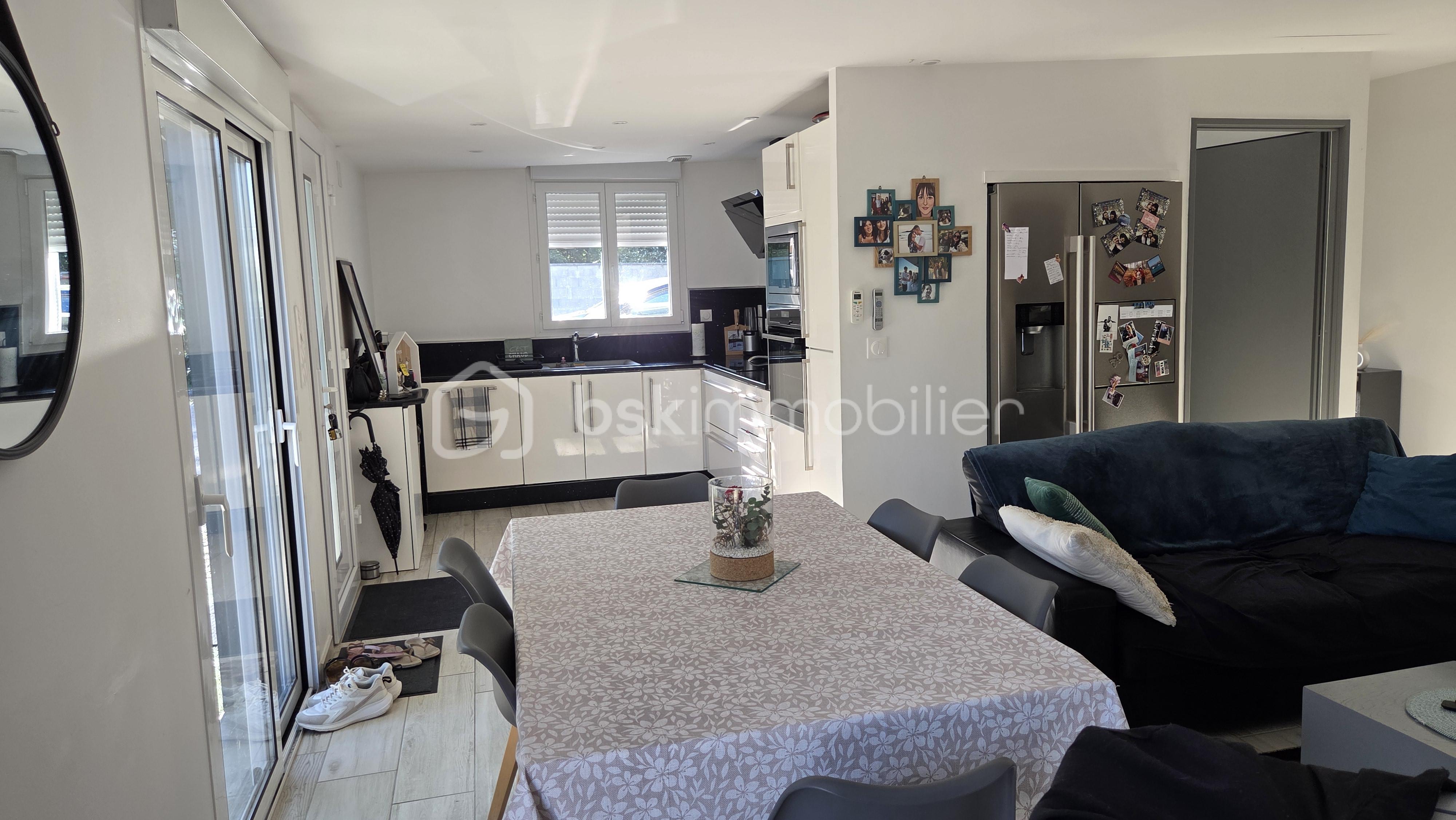 Cuisine + salon maison location.jpg
