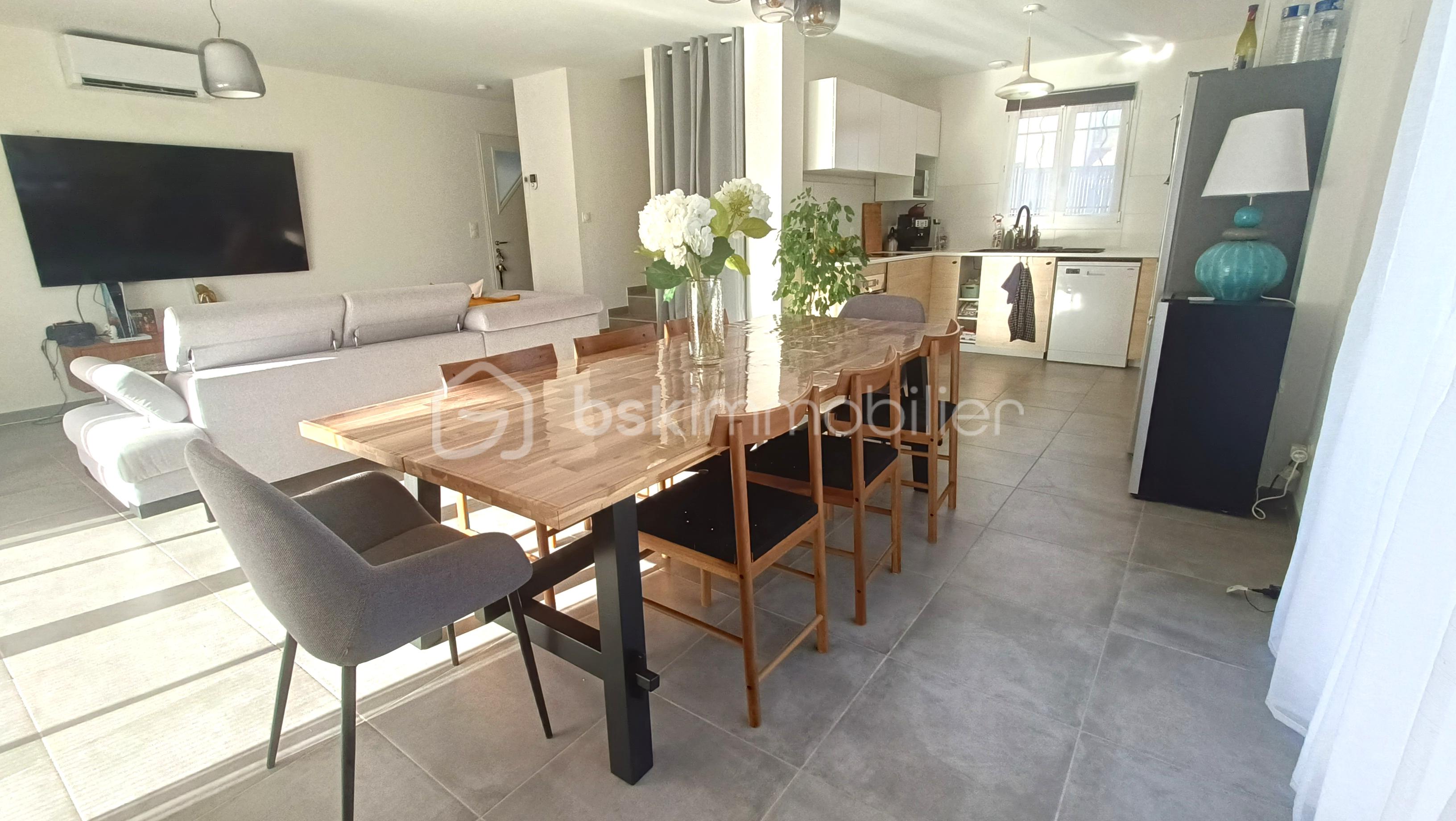 Villa de 93 m² - salon+salle+ cuisine.jpg