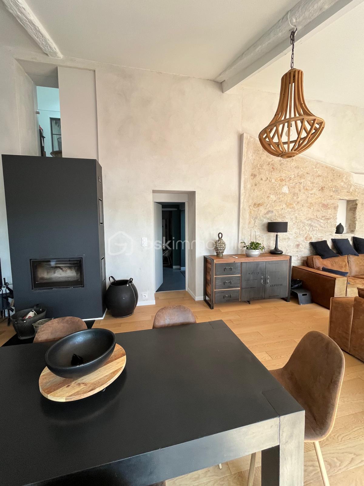 Maison de 217 m² - cheminée.jpg