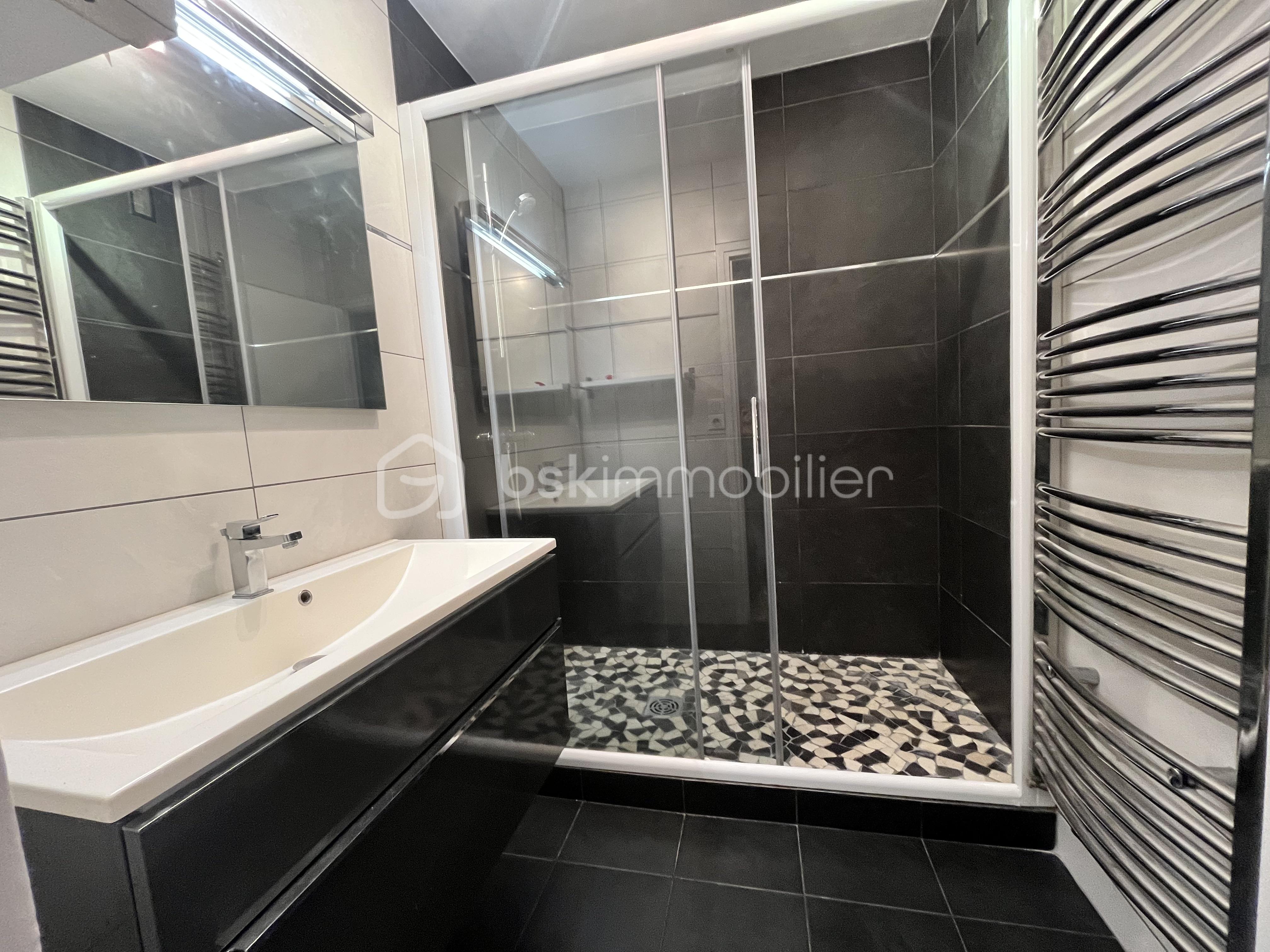 Appartement de 69,04 m² - salle de douche 3.jpeg
