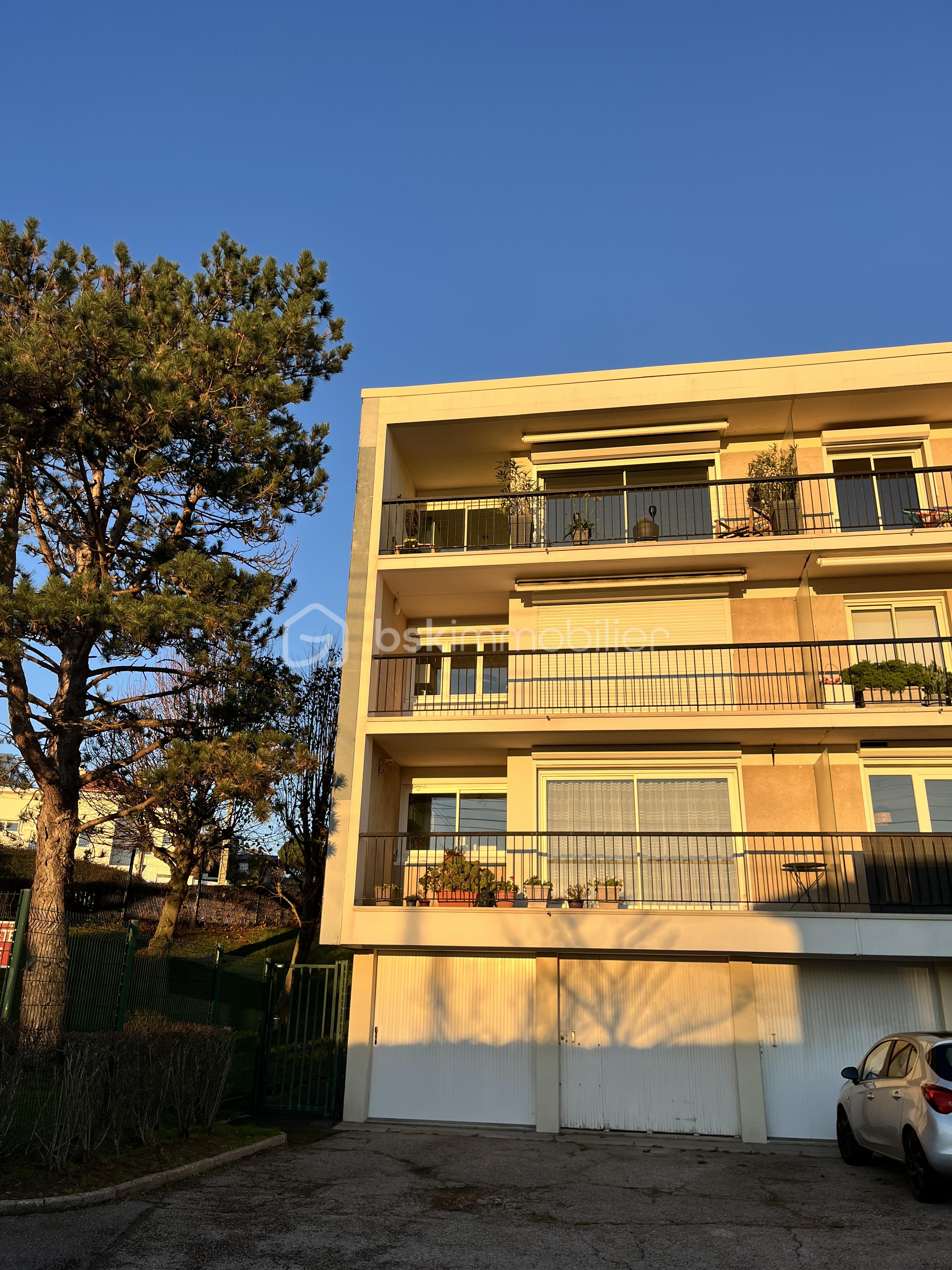 Appartement de 69,04 m² - immeuble côté soleil.jpeg