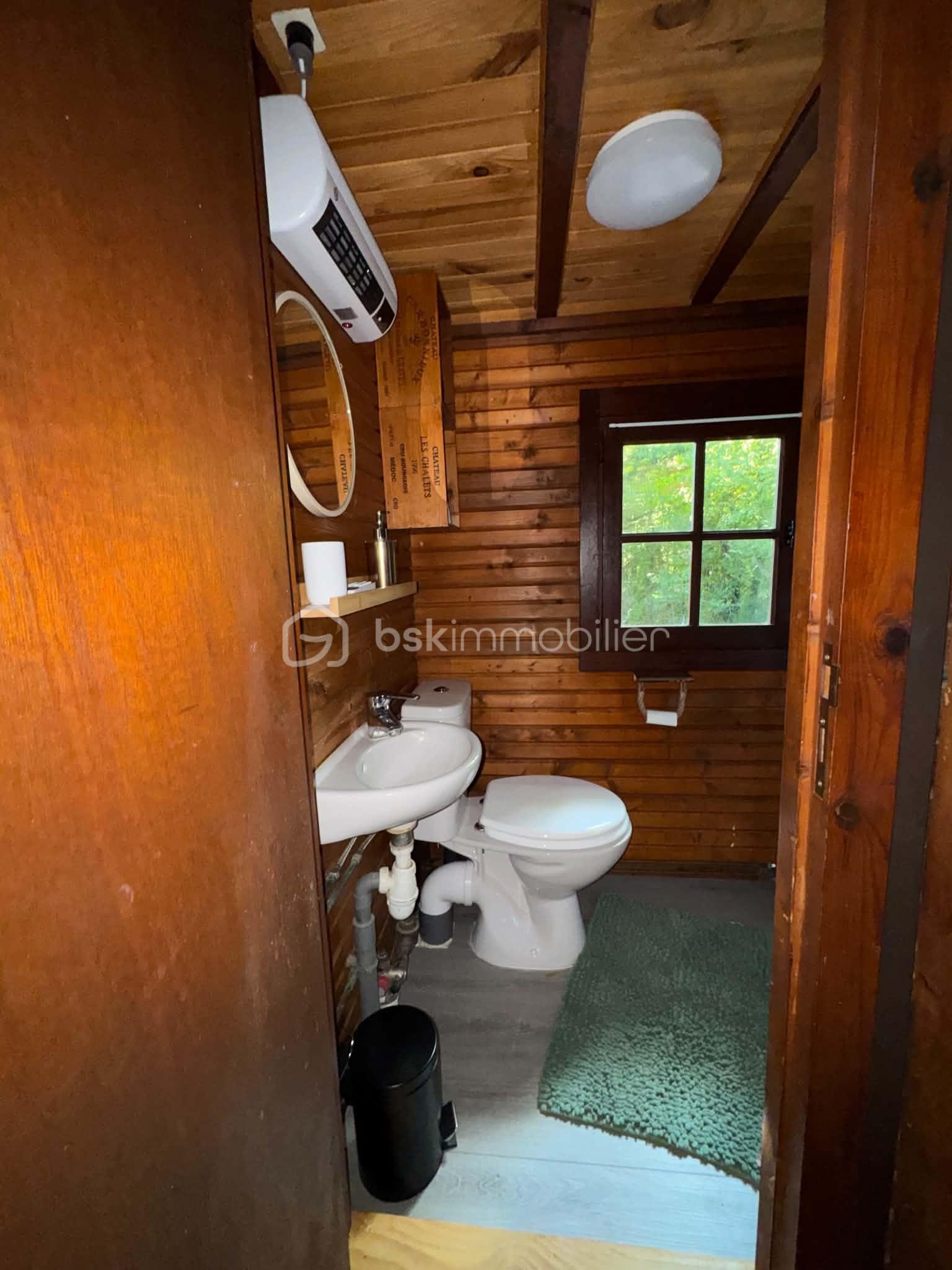 wc.jpg
