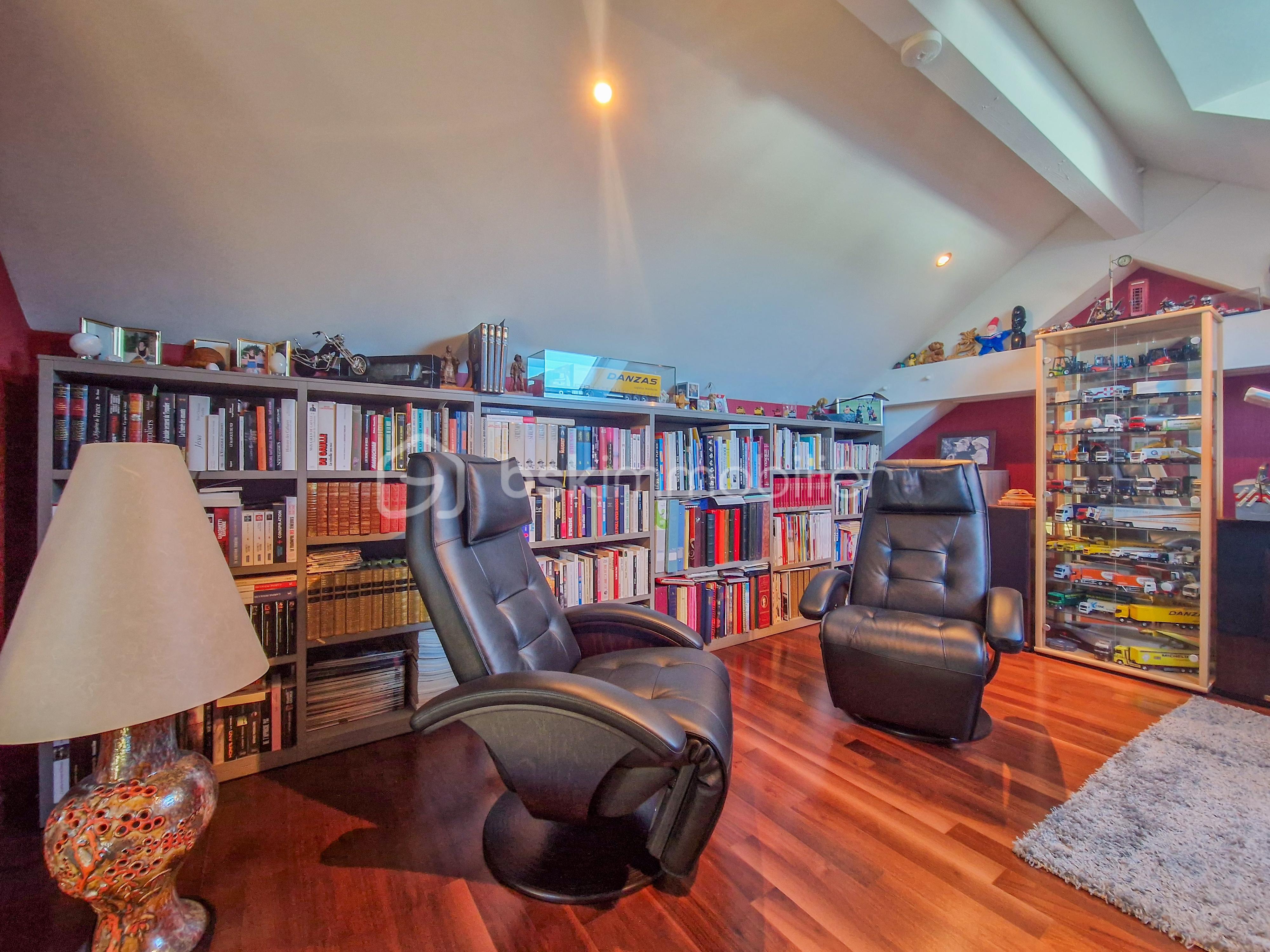 Appartement de 142 m² - bibliothèque.jpg