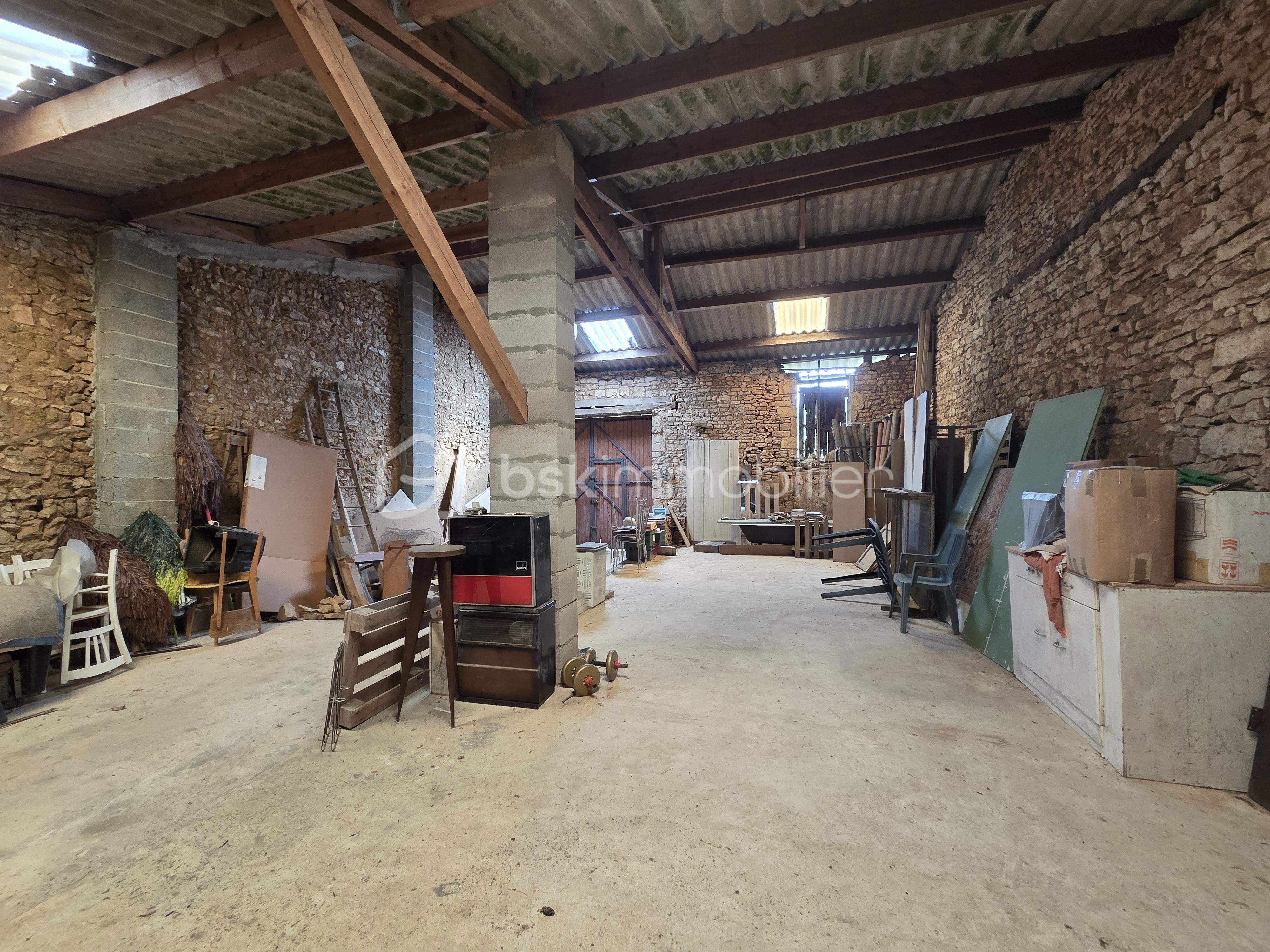 Maison de village de 180 m² - grange 2.jpg