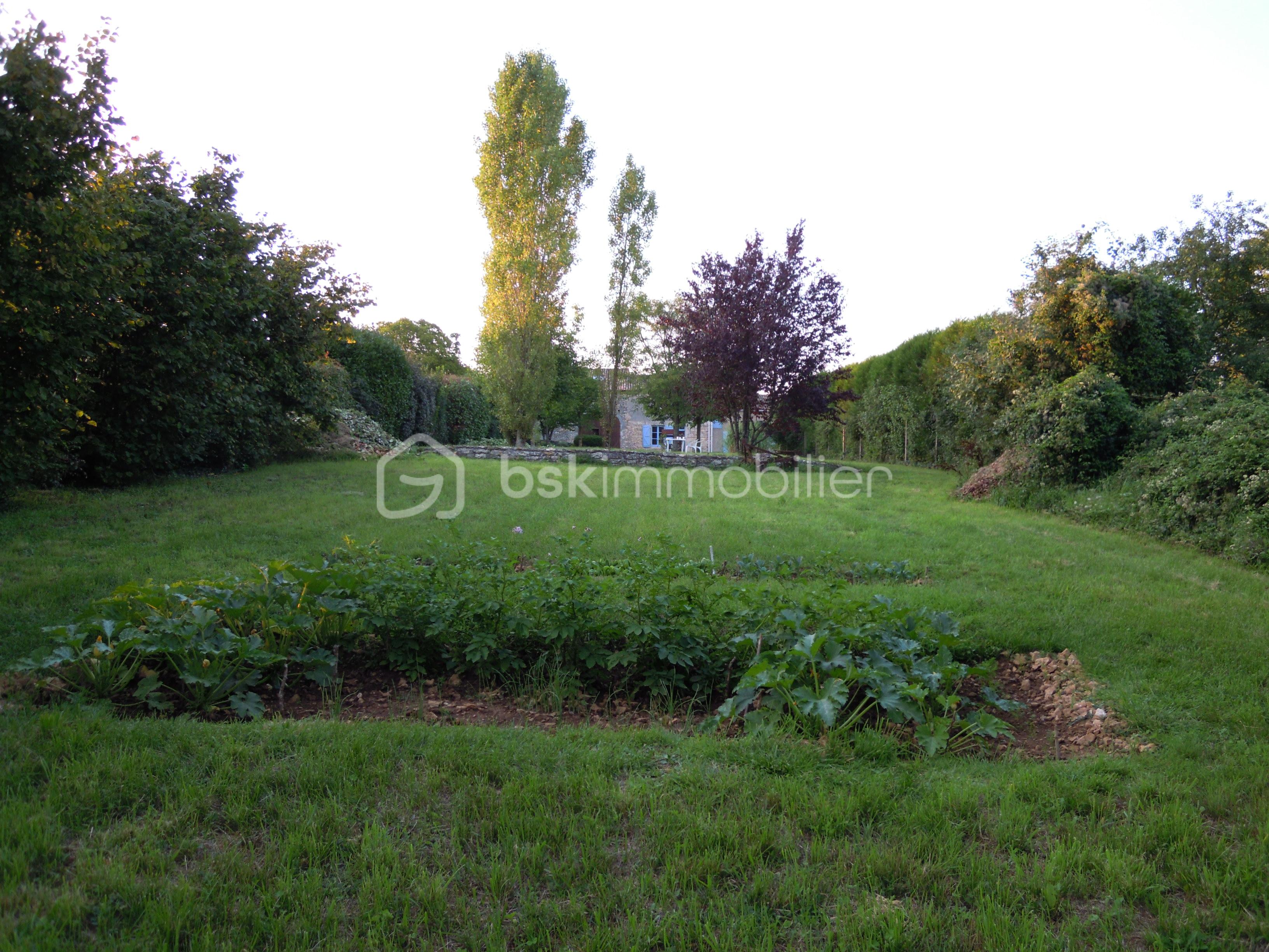 Maison de village de 180 m² - jardin 2.jpg