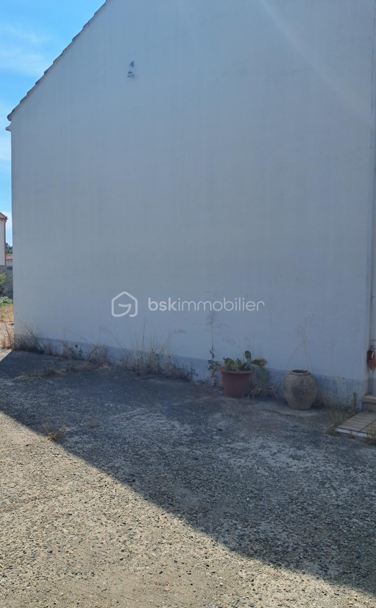 facade.jpg
