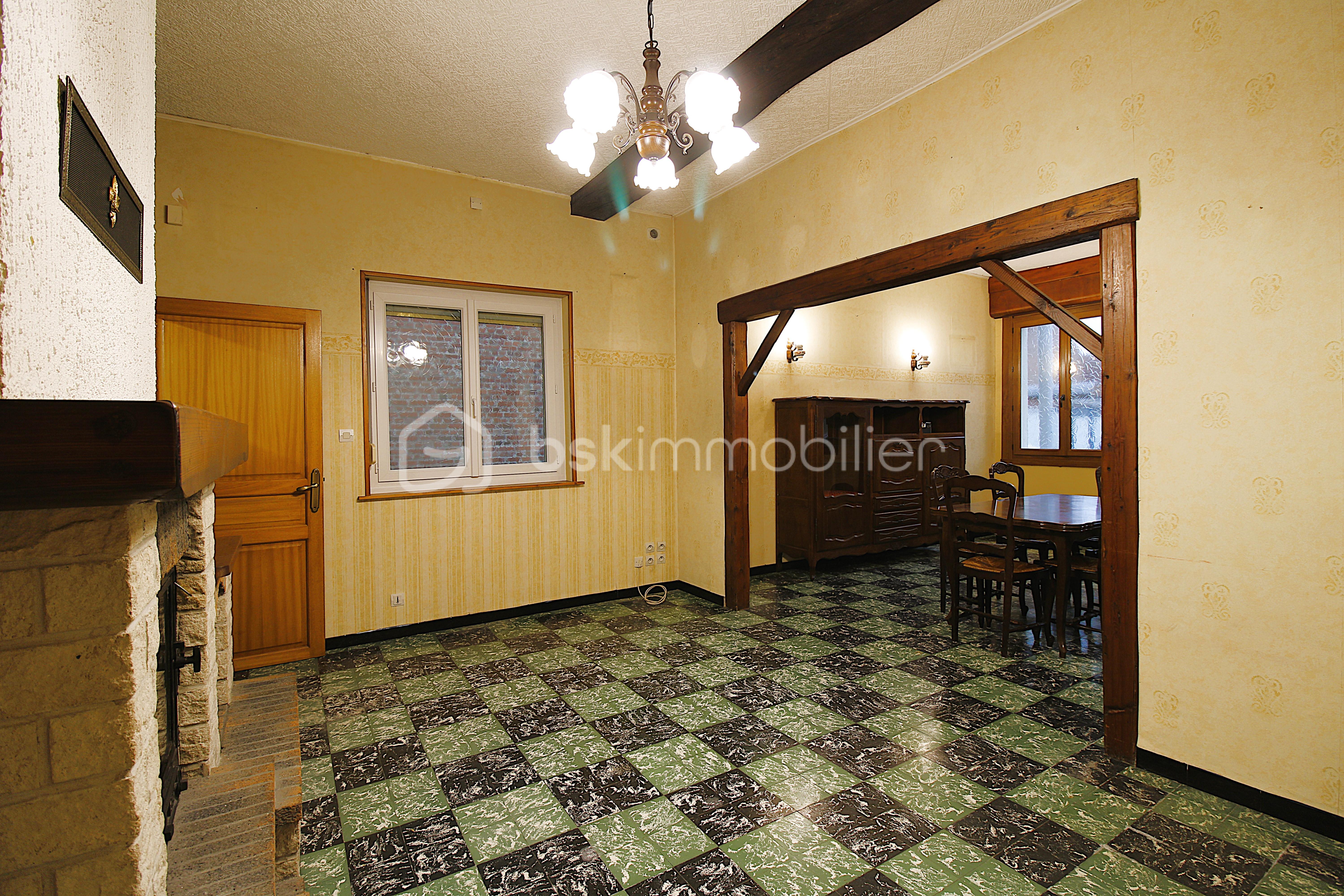 Maison de 94 m² - SALON CHEMINEE.JPG