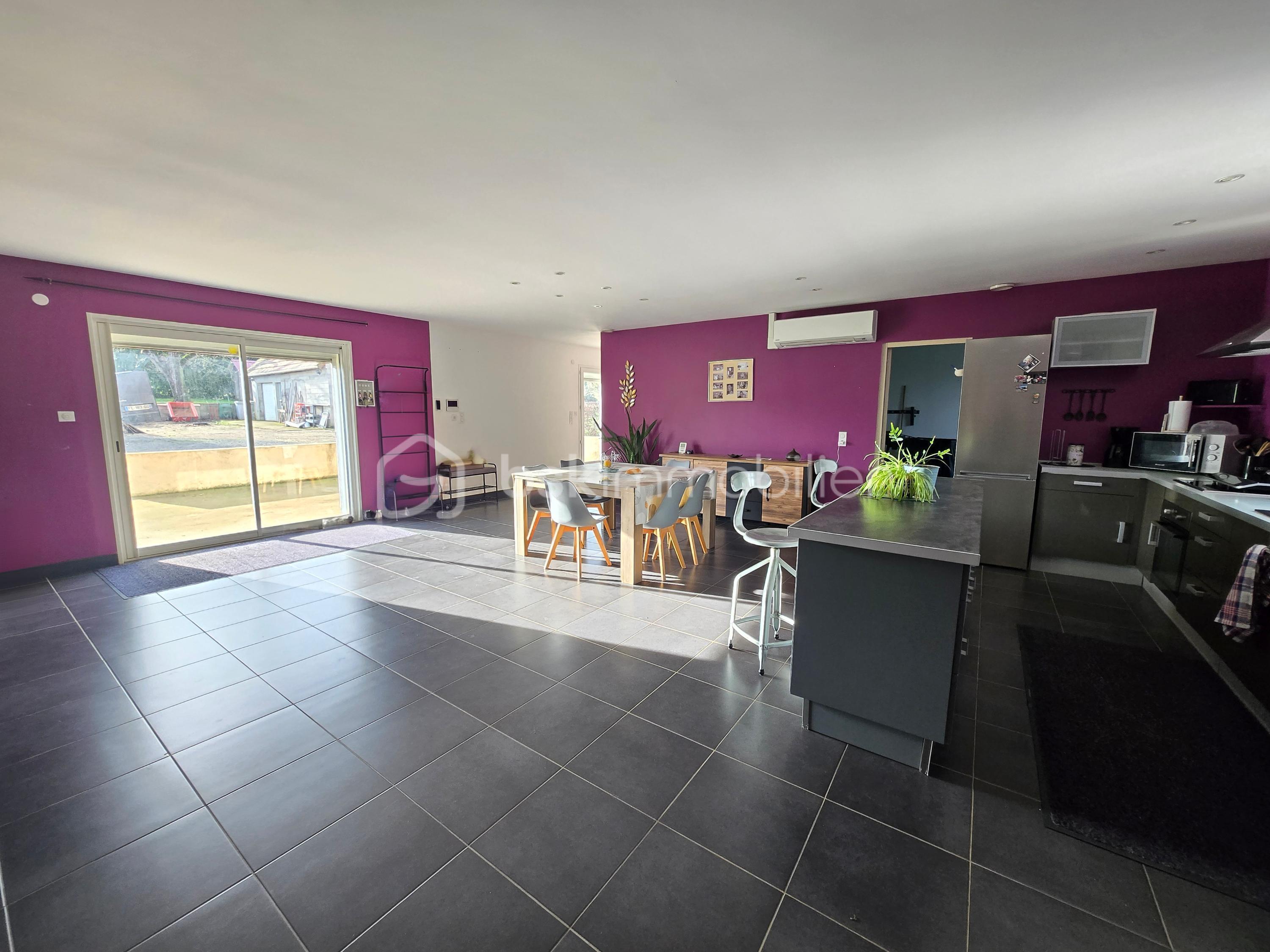 Pavillon de 230 m² - AIRetouch_20251216_132705929.jpg